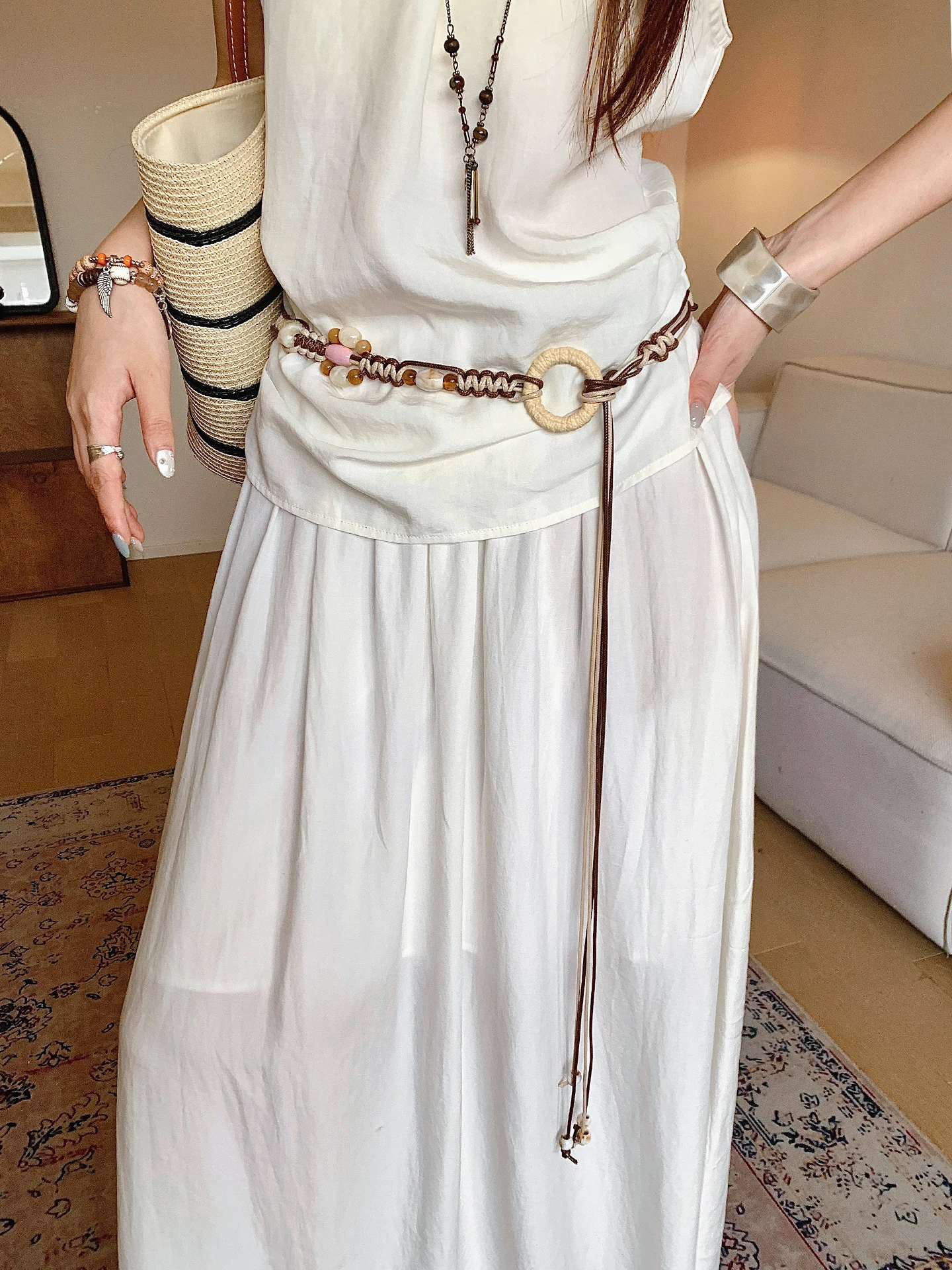Bohemian Ethnic Style Handmade Woven Beaded Waist Rope Women's High-End Niche Thin Belt Matching Dresses
Bohemian Ethnic Style Handmade Woven Beaded Waist Rope Women's High-End Niche Thin Belt Matching Dresses