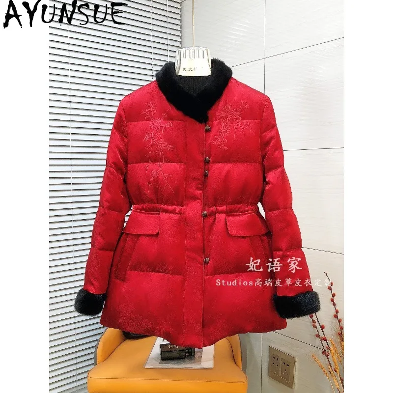 AYUNSUE Women's Goose Down Jacket Fashion Mink Fur Collar Outerwears Mid-length Embroidered Winter Coat Woman Clothes Ropa Mujer
AYUNSUE Women's Goose Down Jacket Fashion Mink Fur Collar Outerwears Mid-length Embroidered Winter Coat Woman Clothes Ropa Mujer