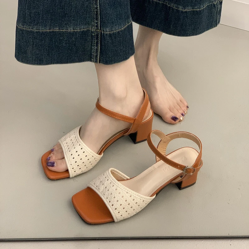 Literary and Retro Woven Hollowed-out One-character Sandals for Women 2026 Summer Wear Block Heel High Heel Roman Style Sandals
Literary and Retro Woven Hollowed-out One-character Sandals for Women 2026 Summer Wear Block Heel High Heel Roman Style Sandals