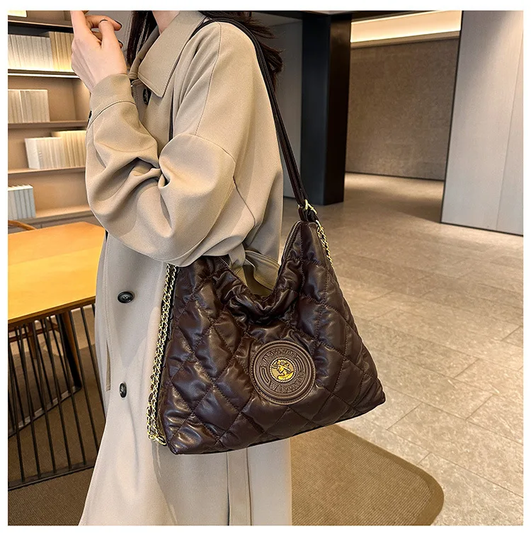 2025 Multi-Use Quilted Embroidery Tote Bag Retro Casual Commuter Backpack Convertible Shoulder Crossbody Purse for Women
2025 Multi-Use Quilted Embroidery Tote Bag Retro Casual Commuter Backpack Convertible Shoulder Crossbody Purse for Women