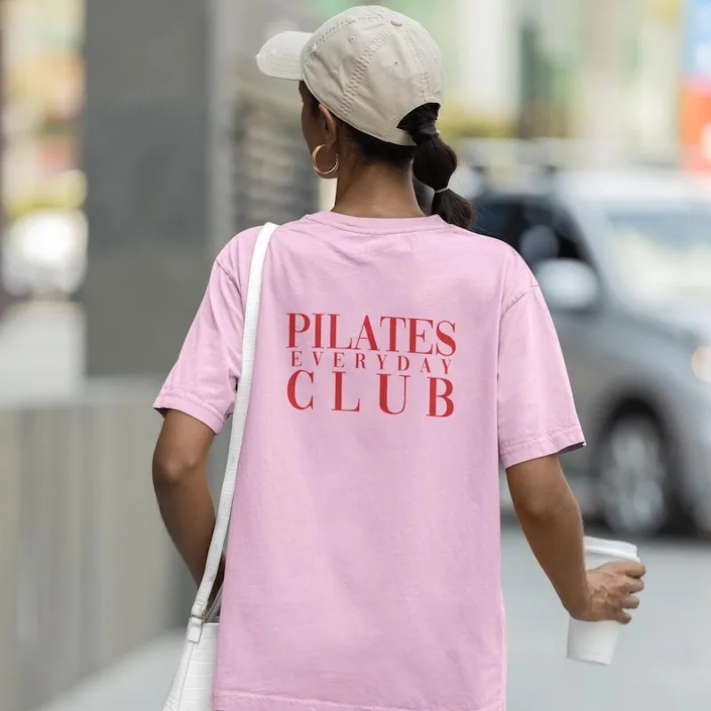 Pilates Everyday Club T-Shirt – Stylish Comfortable & Perfect for Pilates Enthusiasts Harajuku Gothic Y2k Top Vintage Clothes
Pilates Everyday Club T-Shirt – Stylish Comfortable & Perfect for Pilates Enthusiasts Harajuku Gothic Y2k Top Vintage Clothes