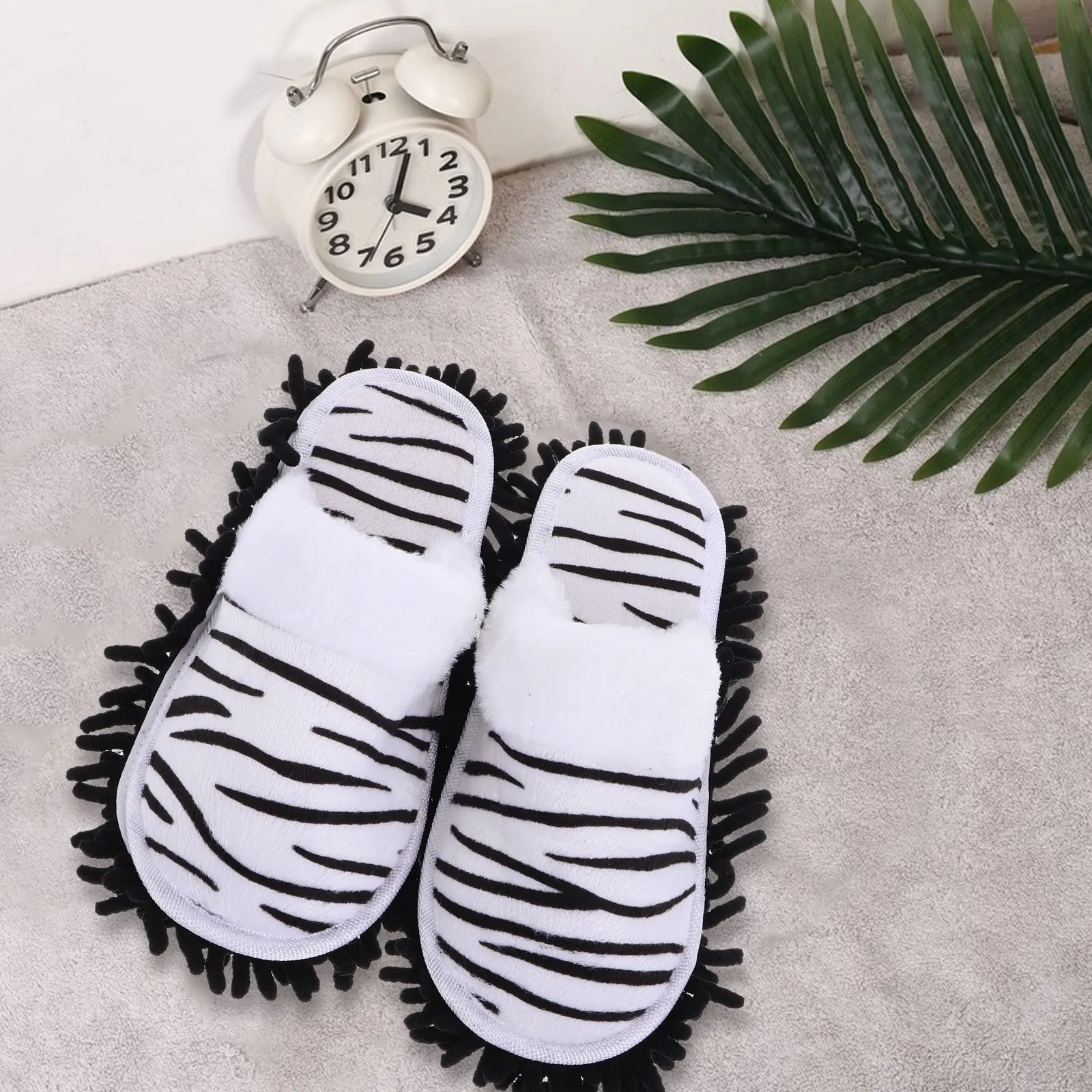 1Pair Mop Slippers Detachable Washable Cleaning Shoes for Wooden Floors Warm Comfortable Duster Socks Cleaning Shoes
1Pair Mop Slippers Detachable Washable Cleaning Shoes for Wooden Floors Warm Comfortable Duster Socks Cleaning Shoes