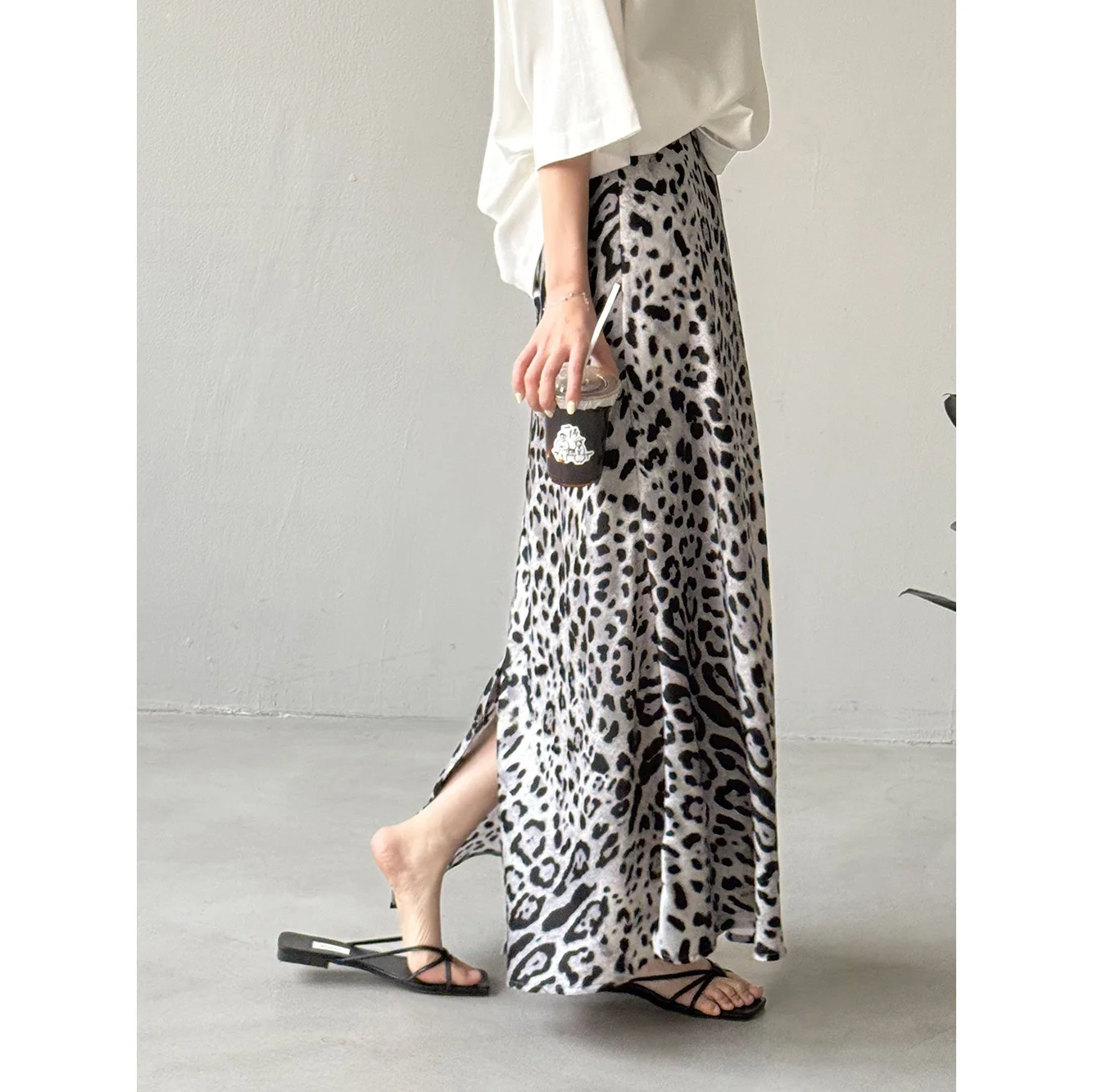 High Waist A-Line Midi Skirt with Slit Leopard Print Women's Summer Faion Slimming Skirts Luxury Feel f-length Skirts
High Waist A-Line Midi Skirt with Slit Leopard Print Women's Summer Faion Slimming Skirts Luxury Feel f-length Skirts