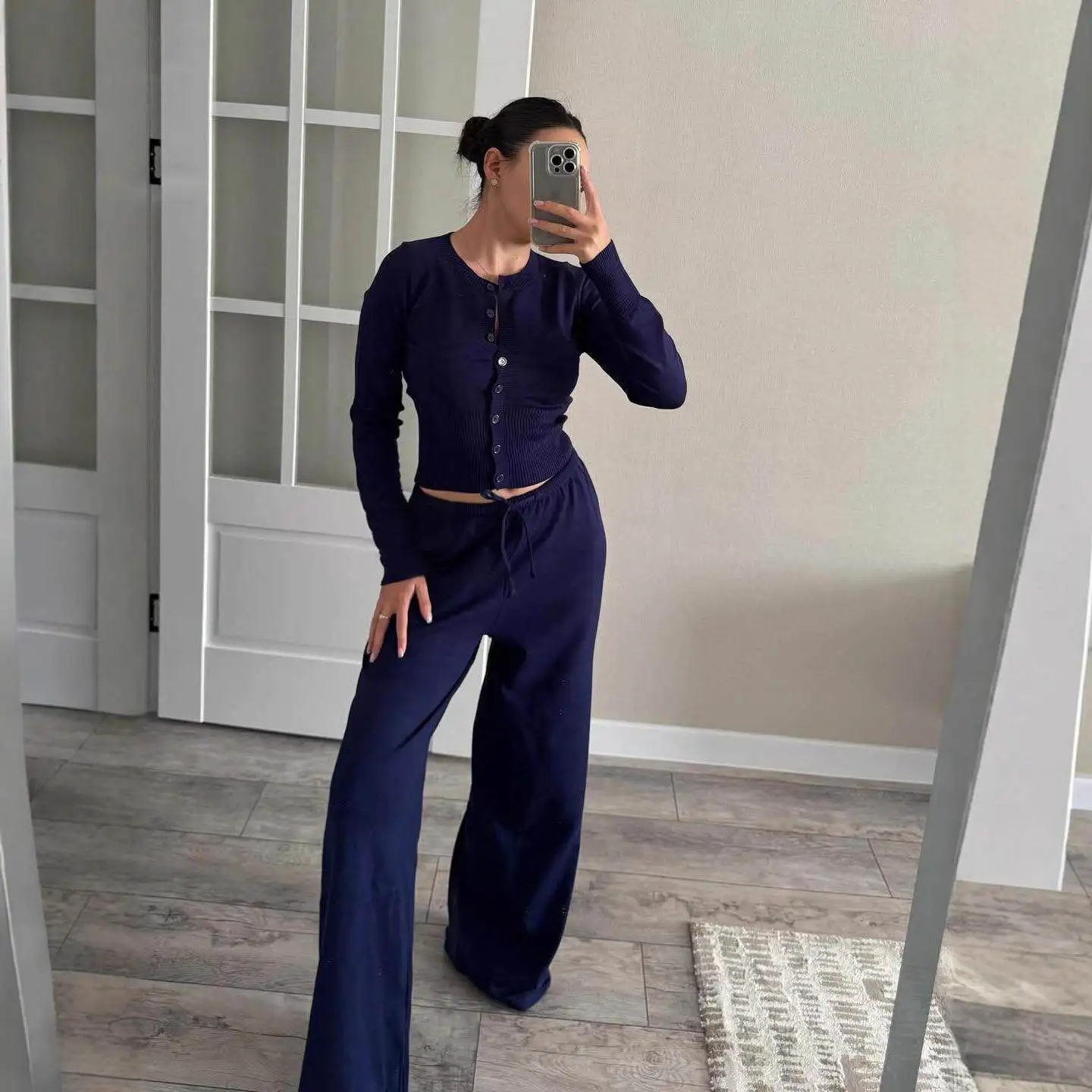 Summer Women's Fashion Cross-Border Knitted Long Sleeve Button Cardigan Casual Set round Neck Pants Cleanfit Style Low Waist
Summer Women's Fashion Cross-Border Knitted Long Sleeve Button Cardigan Casual Set round Neck Pants Cleanfit Style Low Waist