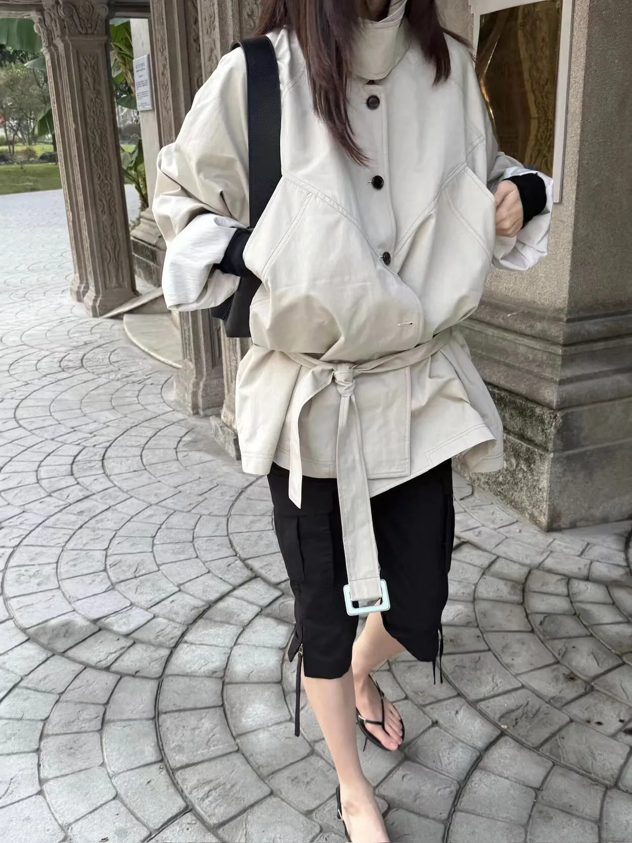 Модная женская ветровка Sweet Cool Style London Home, однотонная, с отложным воротником, на одной пуговице, с поясом, весна 2026, из смесового хлопка
Модная женская ветровка Sweet Cool Style London Home, однотонная, с отложным воротником, на одной пуговице, с поясом, весна 2026, из смесового хлопка
