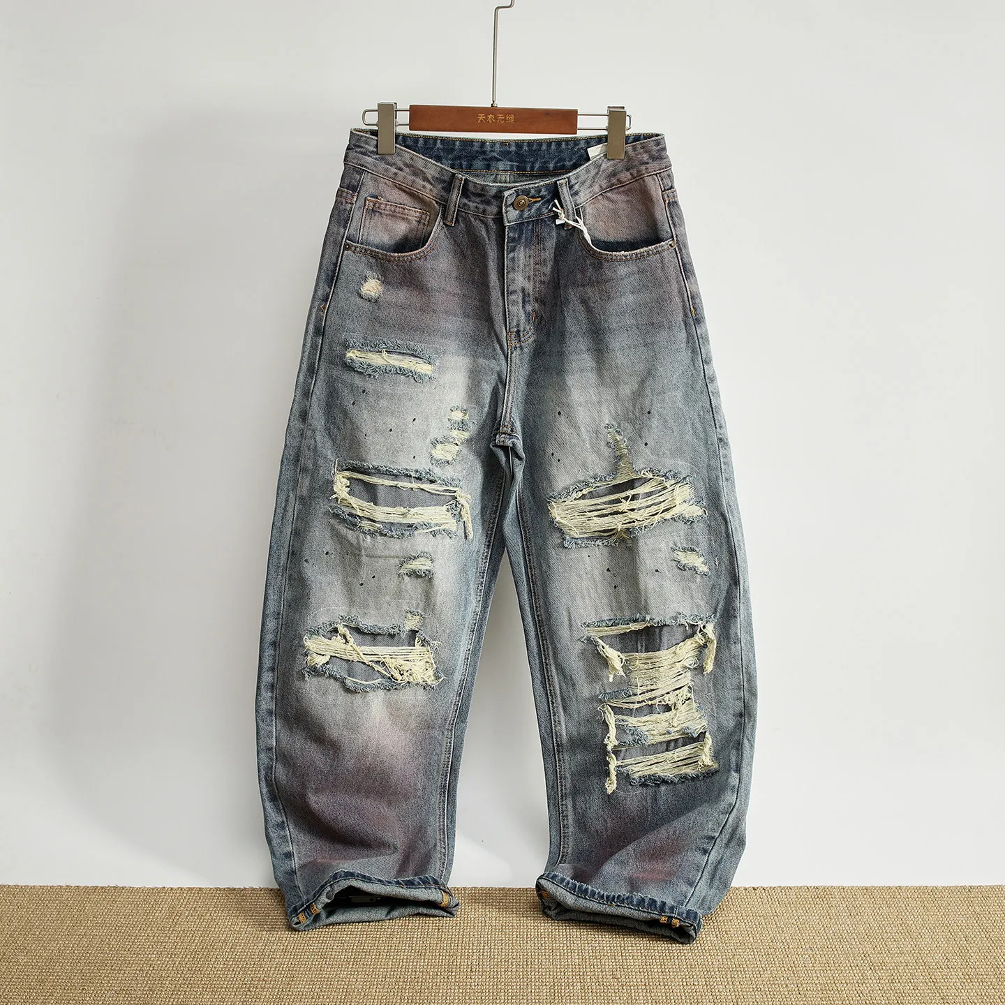 2026 Spring and Autumn New American Retro Heavyweight Ripped Denim Men's Fashion Washed Distressed Straight Loose Casual Jeans
2026 Spring and Autumn New American Retro Heavyweight Ripped Denim Men's Fashion Washed Distressed Straight Loose Casual Jeans