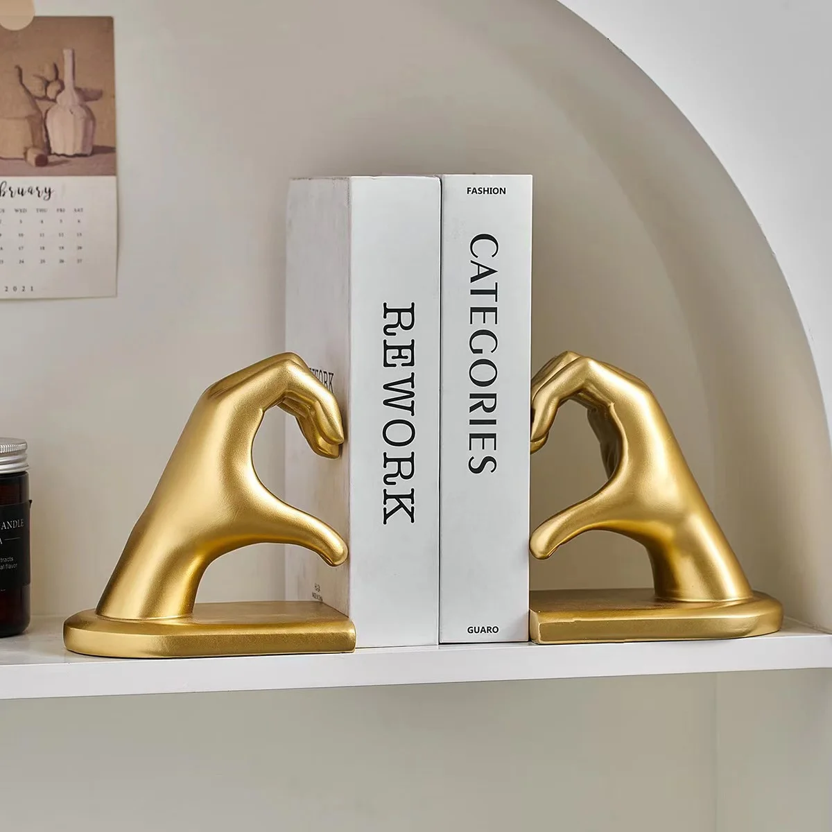 Golden Decorative Bookends for Shelves Heart Hands Book Ends Sculpture Aesthetic Decor for Bedroom Living Room Apartment Bookshe
Golden Decorative Bookends for Shelves Heart Hands Book Ends Sculpture Aesthetic Decor for Bedroom Living Room Apartment Bookshe