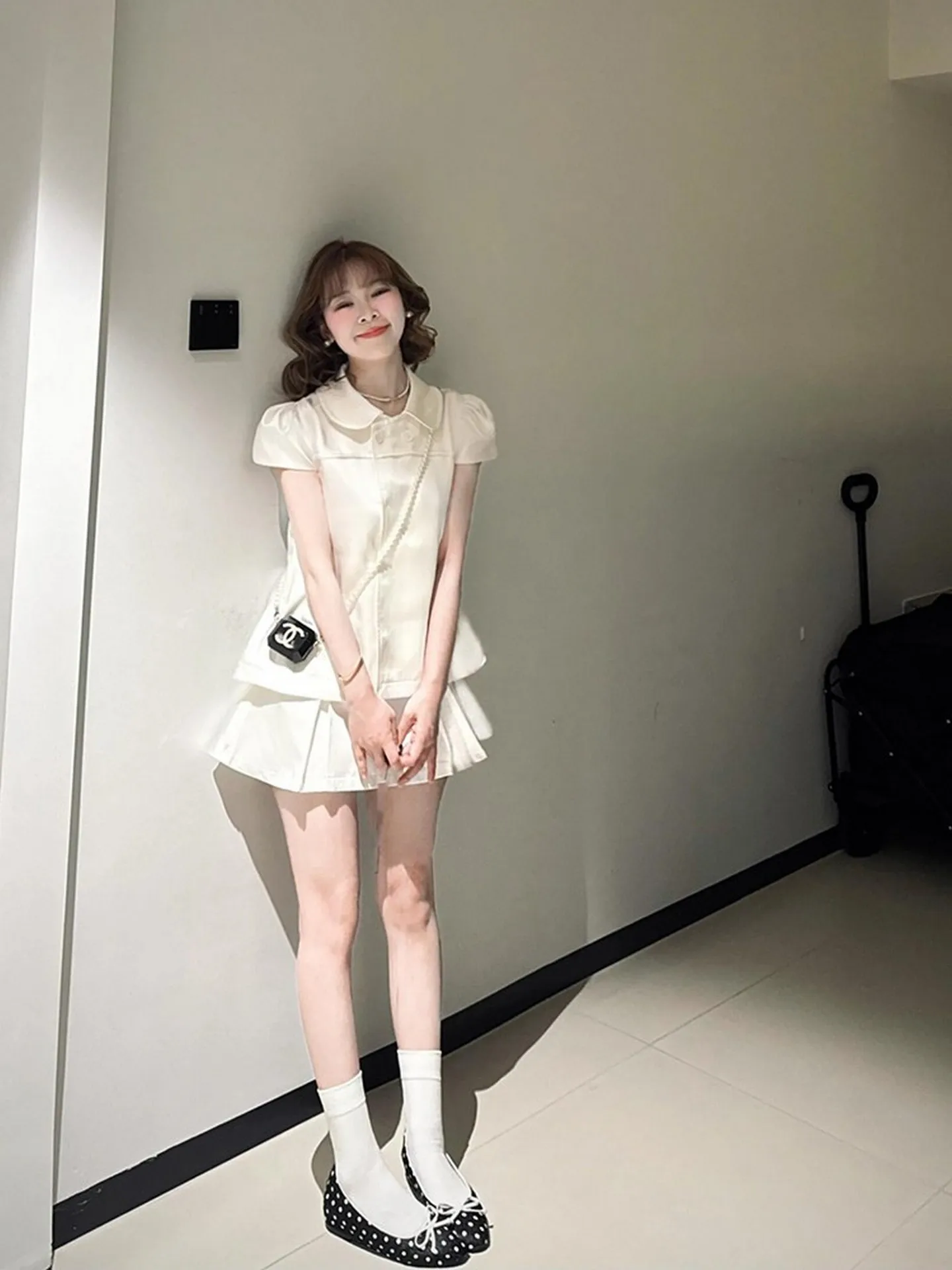 Cute Style High Waist Short Sleeve Doll Collar Two Piece Set Women's Small Design Summer Fashion Outfit T-Shirt And Skirt Combo
Cute Style High Waist Short Sleeve Doll Collar Two Piece Set Women's Small Design Summer Fashion Outfit T-Shirt And Skirt Combo