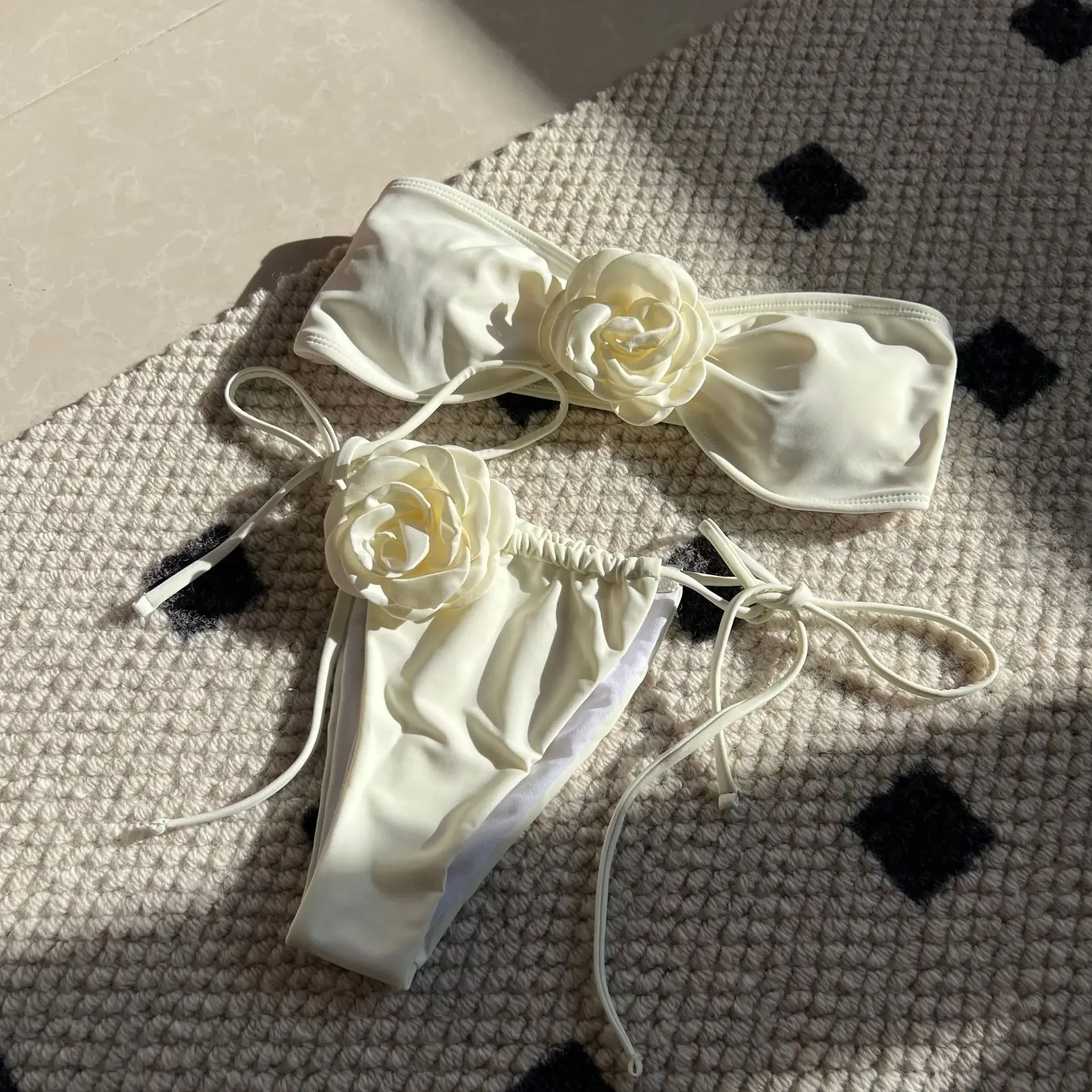 Bandeau Floral Micro Bikini 2024 Sexy Women Swimsuits Female Swimwear Bikini Set Brazilian Biquini Swimming Suit Solid Beachwear
Bandeau Floral Micro Bikini 2024 Sexy Women Swimsuits Female Swimwear Bikini Set Brazilian Biquini Swimming Suit Solid Beachwear