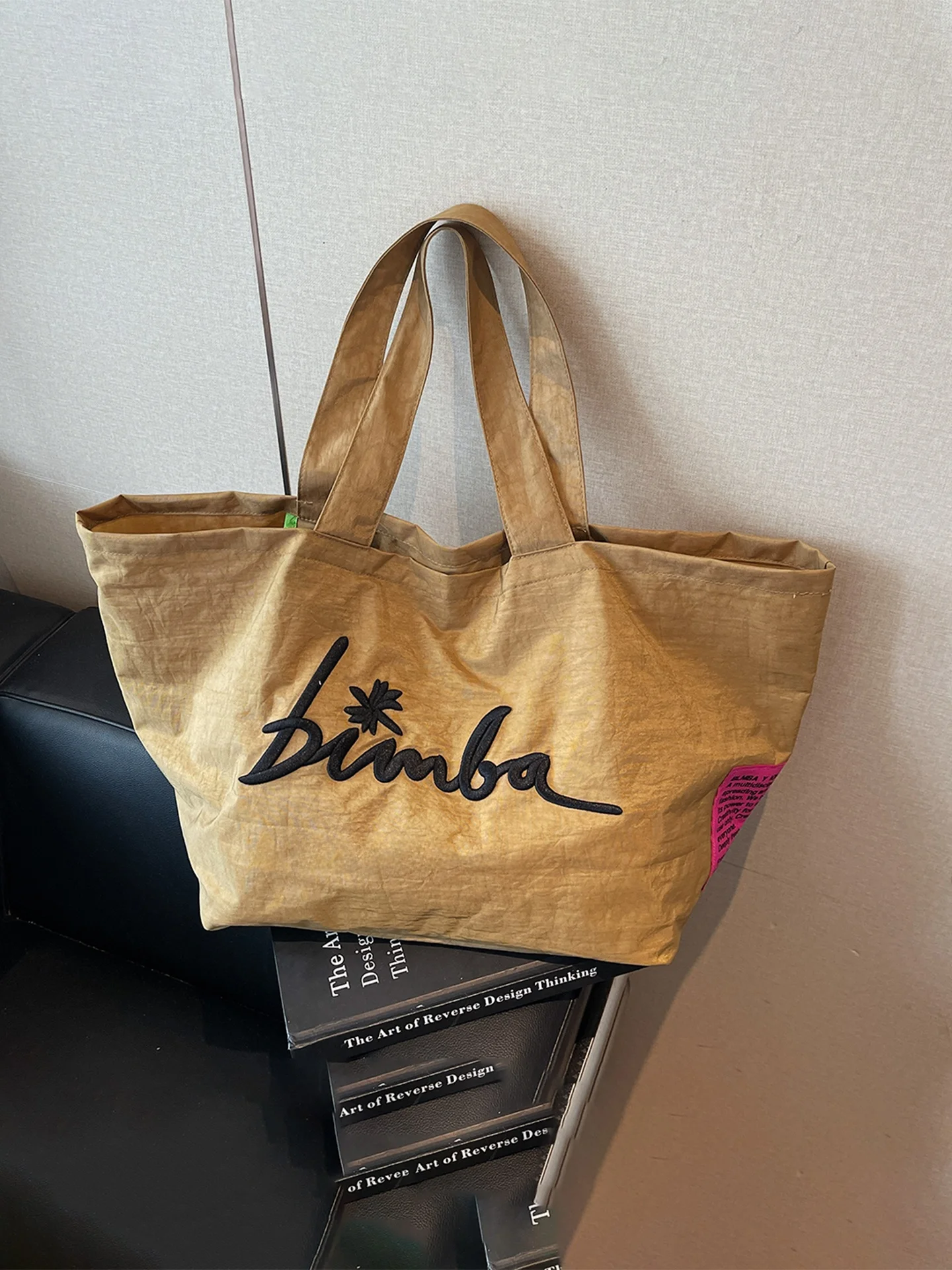 Casual Fashionable Large Capacity Canvas Shoulder Bag for Students Commuting And Class New 2026 Women's Tote Bag
Casual Fashionable Large Capacity Canvas Shoulder Bag for Students Commuting And Class New 2026 Women's Tote Bag