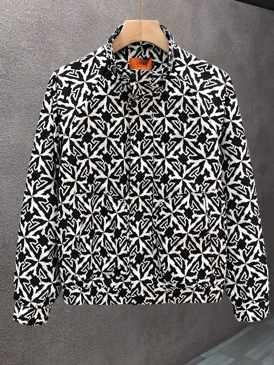 Мужская повседневная куртка с принтом, воротником-стойкой, весна-осень, новая коллекция, брендовая, приталенная, из полиэстера
Мужская повседневная куртка с принтом, воротником-стойкой, весна-осень, новая коллекция, брендовая, приталенная, из полиэстера