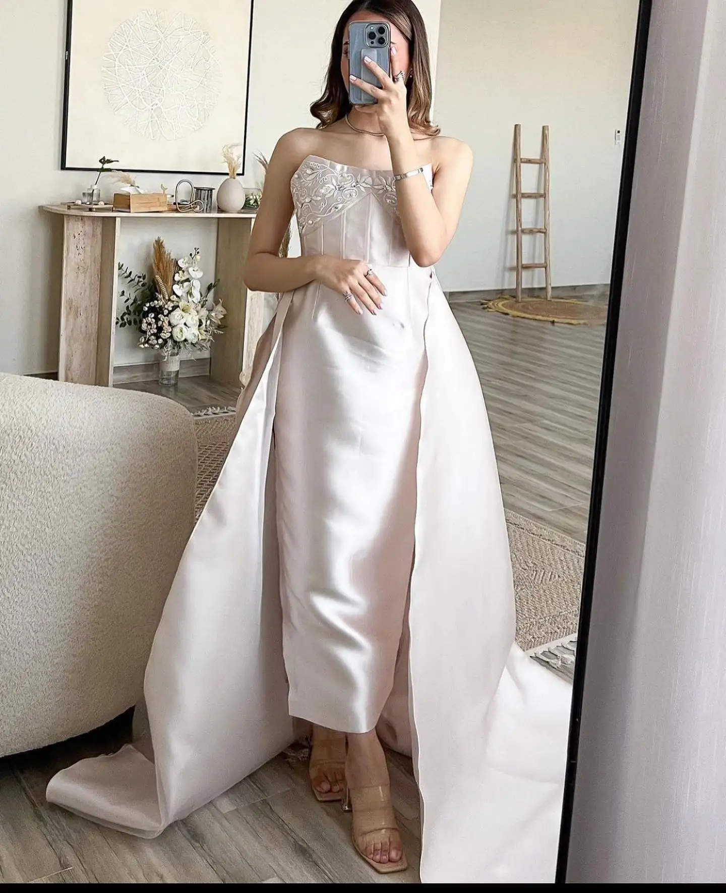 Customized Exquisite Strapless Embroidery Crystal Pearls Evening Dresses Luxury Panel Train Vestido De Noche Vestido D
Customized Exquisite Strapless Embroidery Crystal Pearls Evening Dresses Luxury Panel Train Vestido De Noche Vestido D