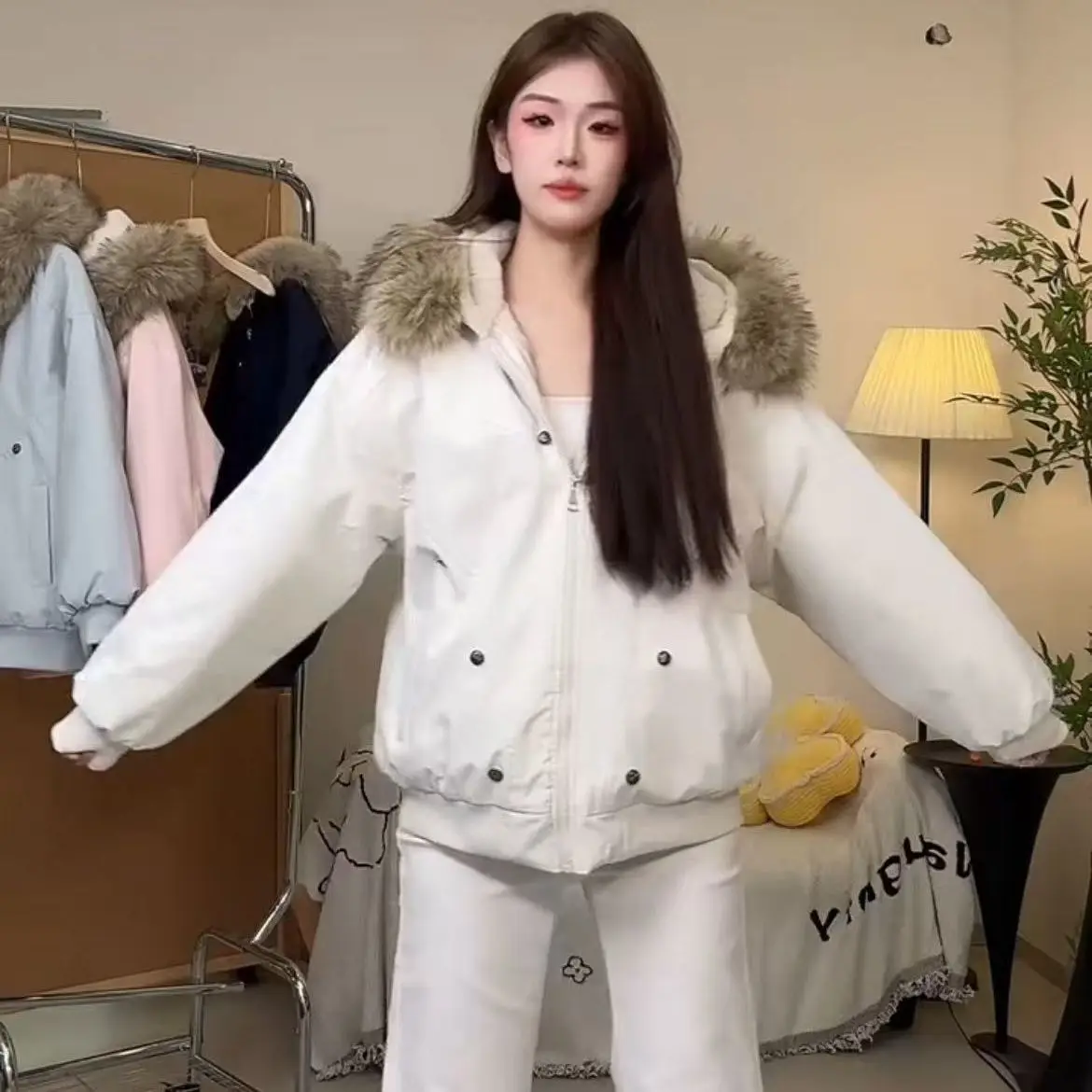 American Street Style Retro Fur Lined Hooded Jacket Womens White Zipper Coat Warm Plush Fashion Casual Y2K Style Coats
American Street Style Retro Fur Lined Hooded Jacket Womens White Zipper Coat Warm Plush Fashion Casual Y2K Style Coats