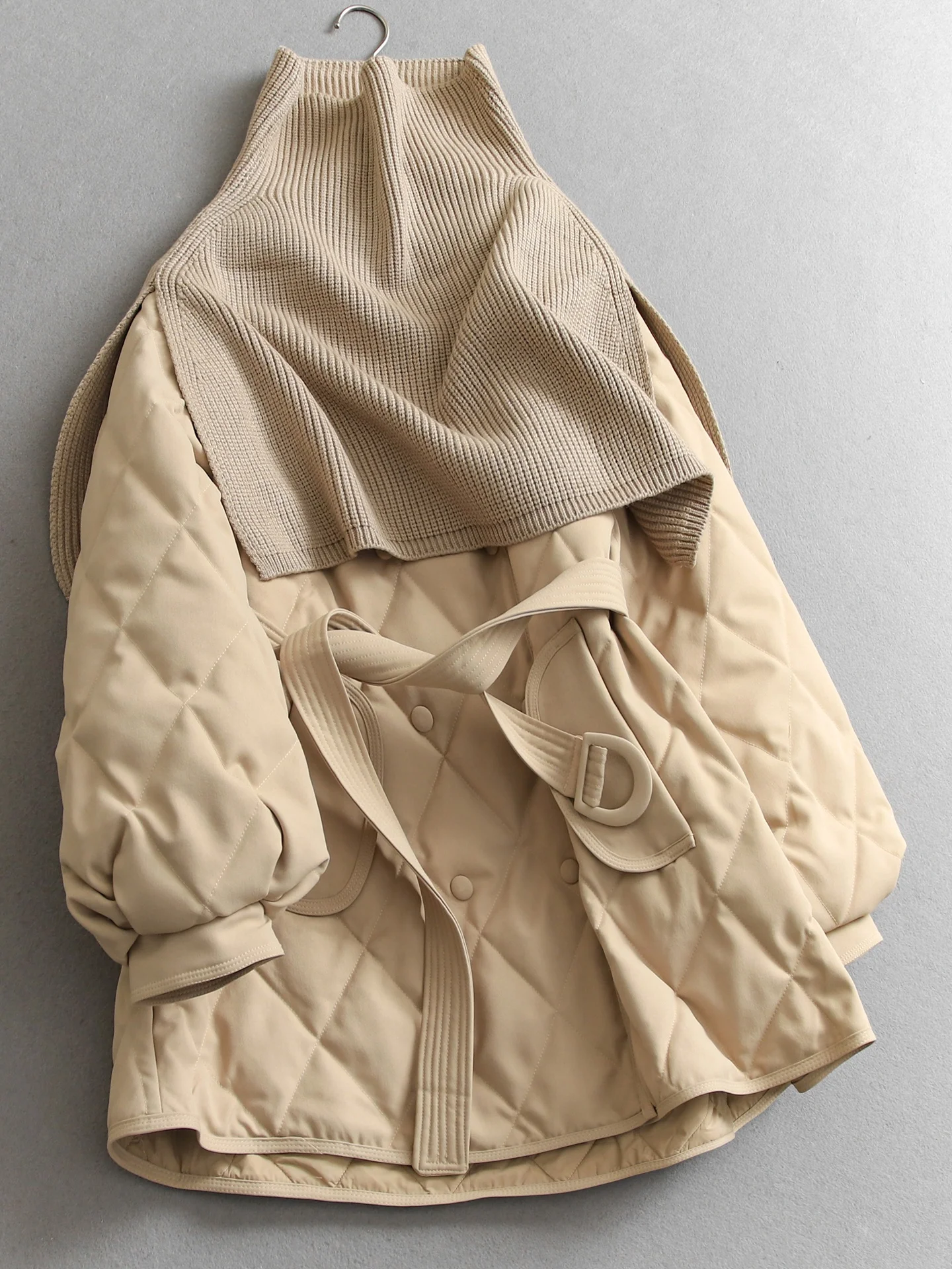 Elegant Knitted Scarf Shoulder Wrap Korean Style Commute Diamond Stitch Double Button Long Warm Long Sleeve Women's down Jacket
Elegant Knitted Scarf Shoulder Wrap Korean Style Commute Diamond Stitch Double Button Long Warm Long Sleeve Women's down Jacket