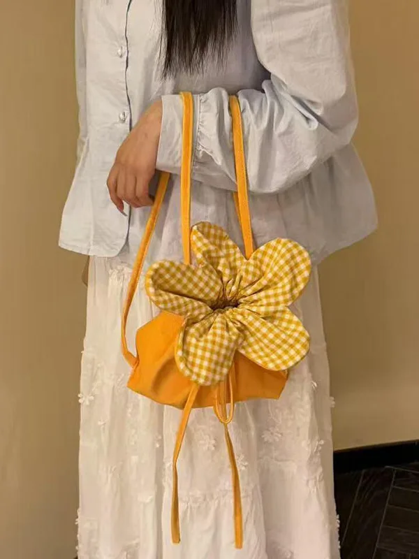 Ins Flower Bucket Bag Cute Checkered Canvas Bags Women's 2025 New Sweet Cute Commuting Backpack
Ins Flower Bucket Bag Cute Checkered Canvas Bags Women's 2025 New Sweet Cute Commuting Backpack