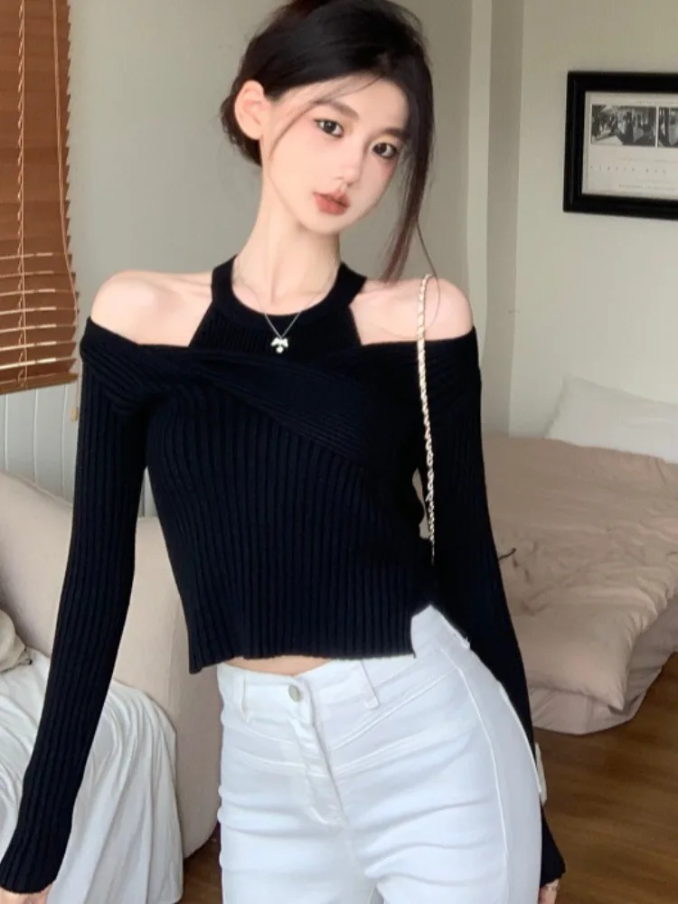 Sweet Spicy Girl V-Neck Cross Hanging Neck Vest Women's Sexy One-Shoulder Long Sleeve Knitted Top Base Shirt Two-Piece Set
Sweet Spicy Girl V-Neck Cross Hanging Neck Vest Women's Sexy One-Shoulder Long Sleeve Knitted Top Base Shirt Two-Piece Set