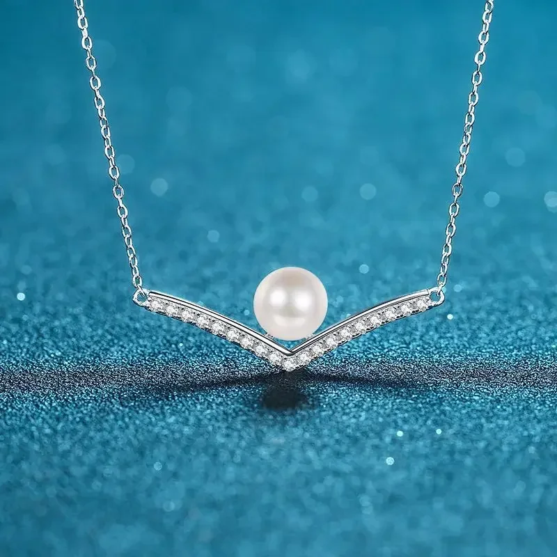 Women's Moissanite Diamond V Shaped Necklace, Platinum PT950 Flawless Natural Freshwater Pearl Pendant Chain for Birthday Gift
Women's Moissanite Diamond V Shaped Necklace, Platinum PT950 Flawless Natural Freshwater Pearl Pendant Chain for Birthday Gift