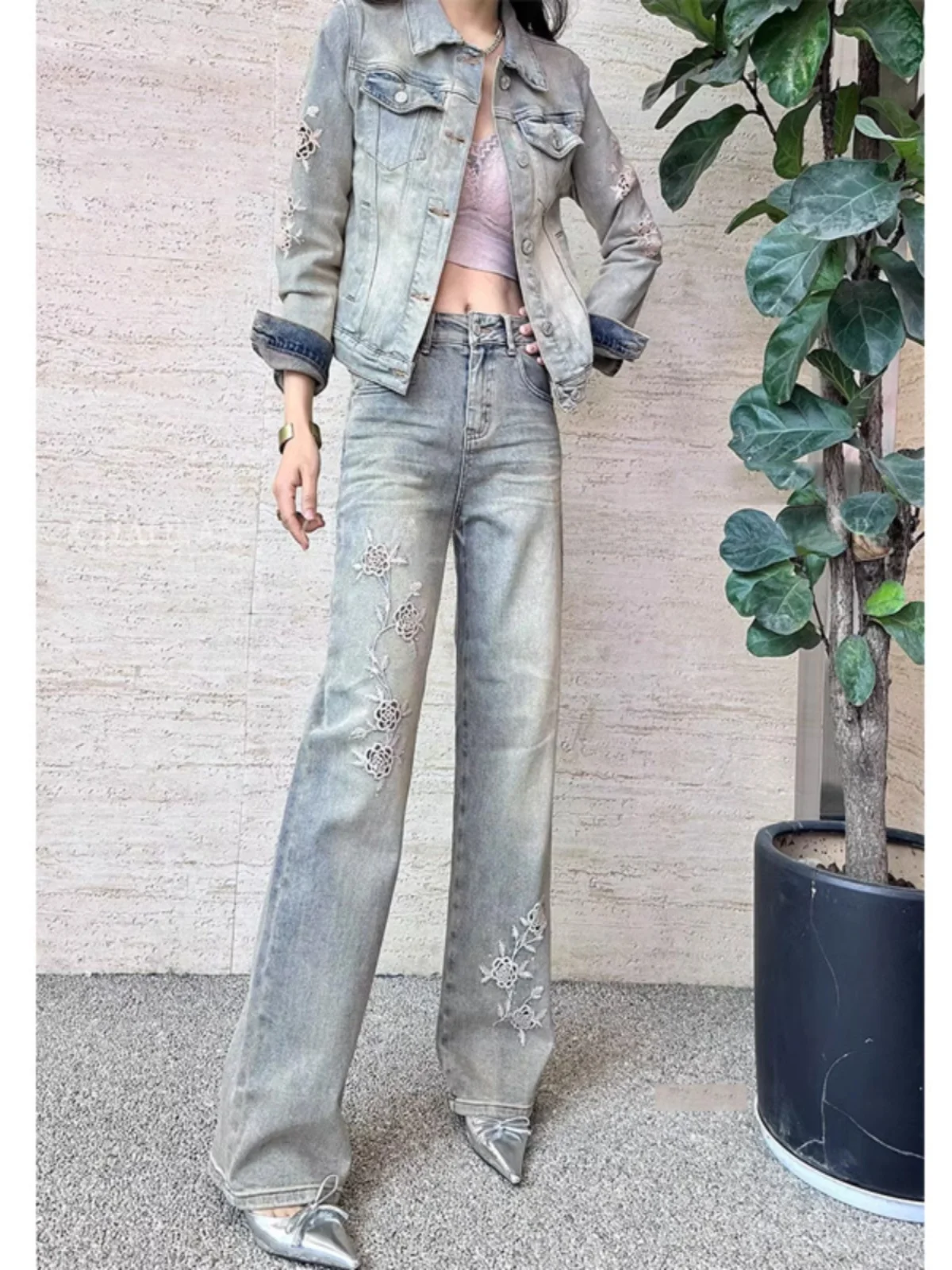 Spring New Style Heavy Embroidery Hollow out Rhinestone Fashion Straight Leg Wide Leg Pants Cotton Stretch Denim Casual Jeans
Spring New Style Heavy Embroidery Hollow out Rhinestone Fashion Straight Leg Wide Leg Pants Cotton Stretch Denim Casual Jeans