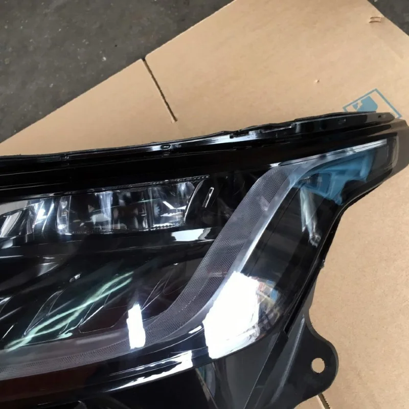 Suitable 2018, 2019, 2020 New Model Land Range Rover Sport Headlights, Original Factory Parts For Old Models Converted
Suitable 2018, 2019, 2020 New Model Land Range Rover Sport Headlights, Original Factory Parts For Old Models Converted