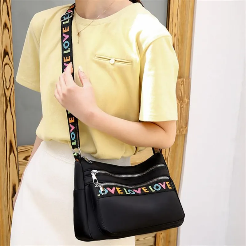 Fashion Letter Pattern Crossbody Bag, Casual Large Capacity Zipper Shoulder Bag, Trendy Oxford Messenger Bag for Women & Girls
Fashion Letter Pattern Crossbody Bag, Casual Large Capacity Zipper Shoulder Bag, Trendy Oxford Messenger Bag for Women & Girls