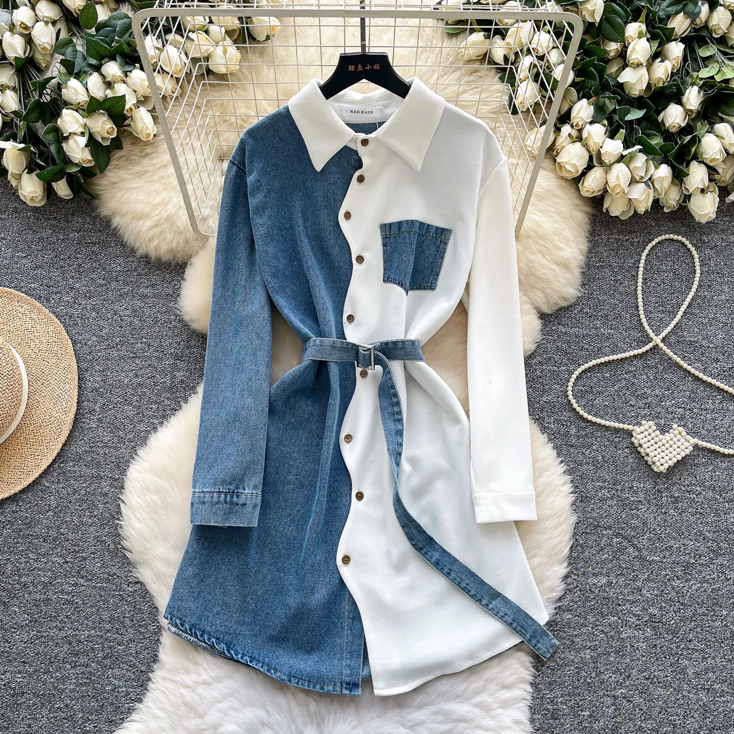 Women Denim Spliced Dresses A Line Belted Dress Knee Lenth Long Sleevels Single Breasted Loose Office Lady Casual 2026 Spring
Women Denim Spliced Dresses A Line Belted Dress Knee Lenth Long Sleevels Single Breasted Loose Office Lady Casual 2026 Spring