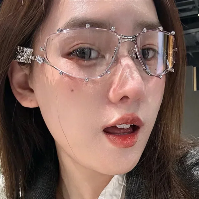 Imitation Diamond Studded Flat Glasses Metal Eyeglass Frame Personalized and Irregular Eyeglass Frame
Imitation Diamond Studded Flat Glasses Metal Eyeglass Frame Personalized and Irregular Eyeglass Frame