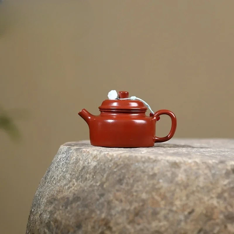 85ml Creative Yixing Purple Clay Teapots Artists Handmade Literati Dezhong Pot Raw Ore Zhu Mud Kettle Zisha Tea Set Accessories
85ml Creative Yixing Purple Clay Teapots Artists Handmade Literati Dezhong Pot Raw Ore Zhu Mud Kettle Zisha Tea Set Accessories