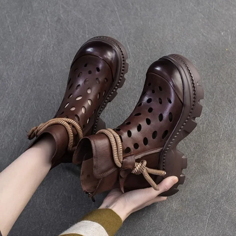 Новинка лета 2024, короткие ботинки с вырезами, сандалии из натуральной кожи на толстой подошве, универсальная женская обувь в стиле ретро
Новинка лета 2024, короткие ботинки с вырезами, сандалии из натуральной кожи на толстой подошве, универсальная женская обувь в стиле ретро