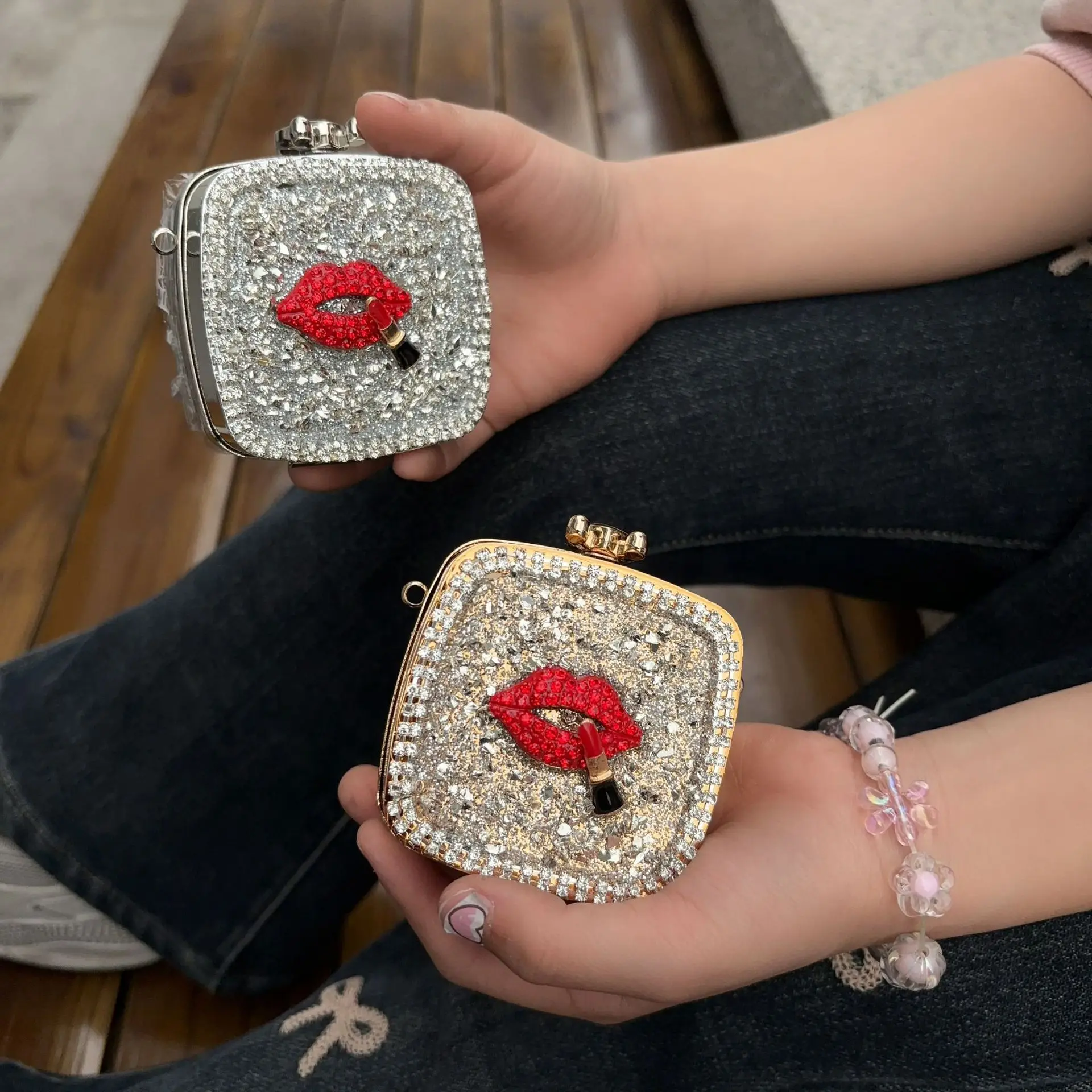 Original Designer Brand Mini Full Diamond Acrylic Round Cake Small Bag Fashionable Crossbody Bags for Women
Original Designer Brand Mini Full Diamond Acrylic Round Cake Small Bag Fashionable Crossbody Bags for Women