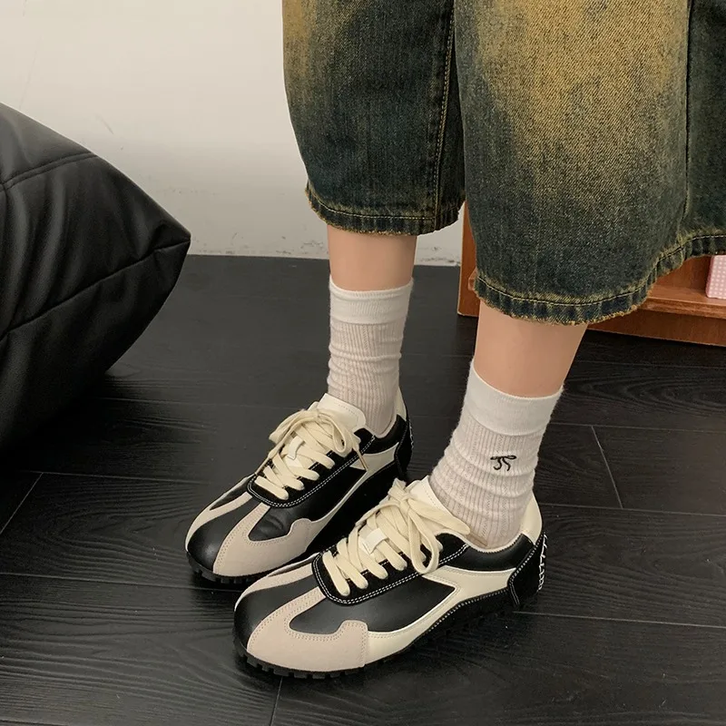 Autumn 2024 New Women's College Style Comfortable High-quality Student Shoes Outdoor Casual Lace-up Running Women's Sports Shoes
Autumn 2024 New Women's College Style Comfortable High-quality Student Shoes Outdoor Casual Lace-up Running Women's Sports Shoes