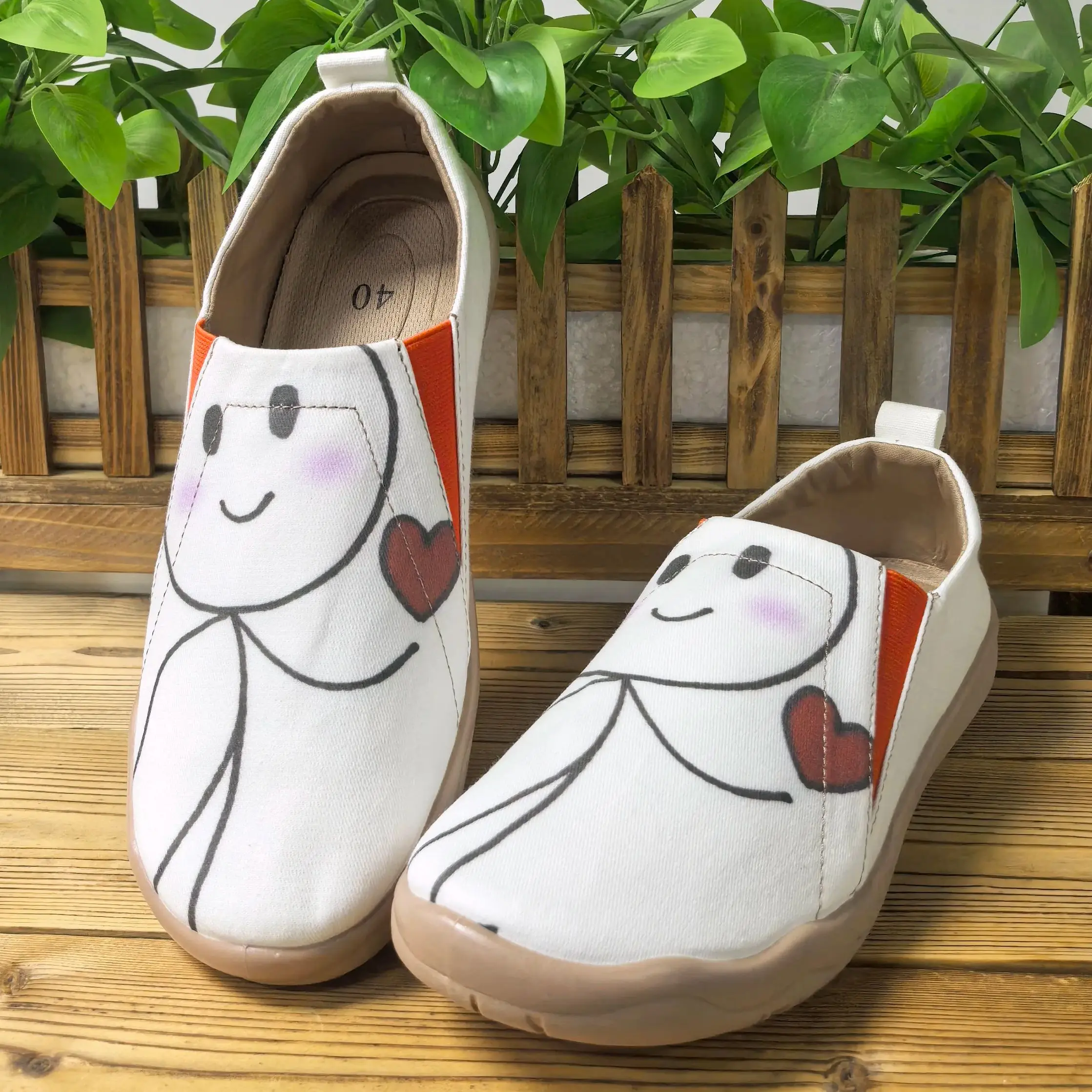 Women's Spring and Summer New Style Heart Small Portrait Fashionable Printed Casual Shoes, Comfortable Shallow Mouth Low Top Soft Sole Lightweight Breathable Large Size Women's Shoes
Women's Spring and Summer New Style Heart Small Portrait Fashionable Printed Casual Shoes, Comfortable Shallow Mouth Low Top Soft Sole Lightweight Breathable Large Size Women's Shoes