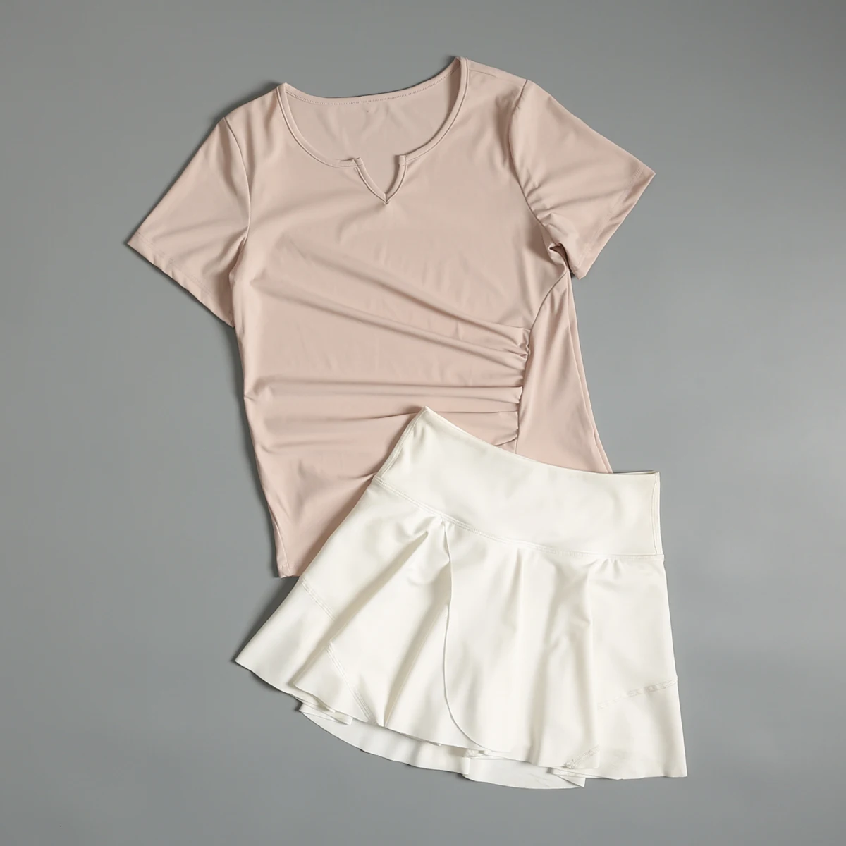 High-value sports suit for women in summer new tennis training fitness quick-drying clothing fashionable slimming yoga sports
High-value sports suit for women in summer new tennis training fitness quick-drying clothing fashionable slimming yoga sports