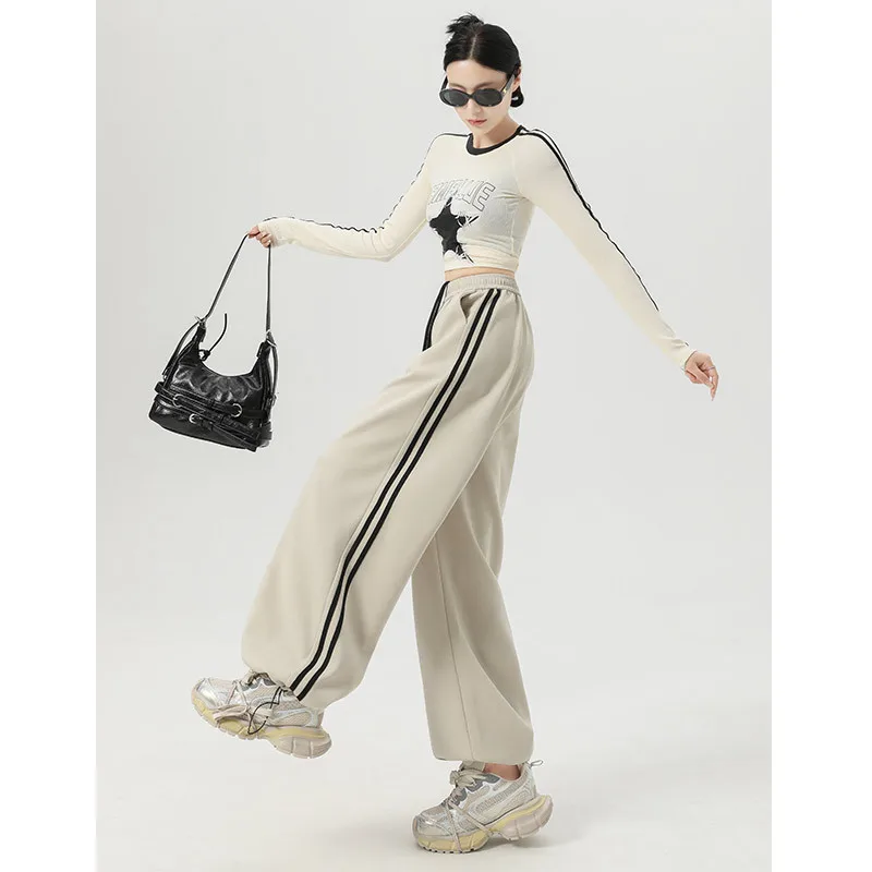 American Sports Pants Women Spring and Autumn 2025 New Sweatpants Side Striped Casual High Waist Thin Wide Leg
American Sports Pants Women Spring and Autumn 2025 New Sweatpants Side Striped Casual High Waist Thin Wide Leg