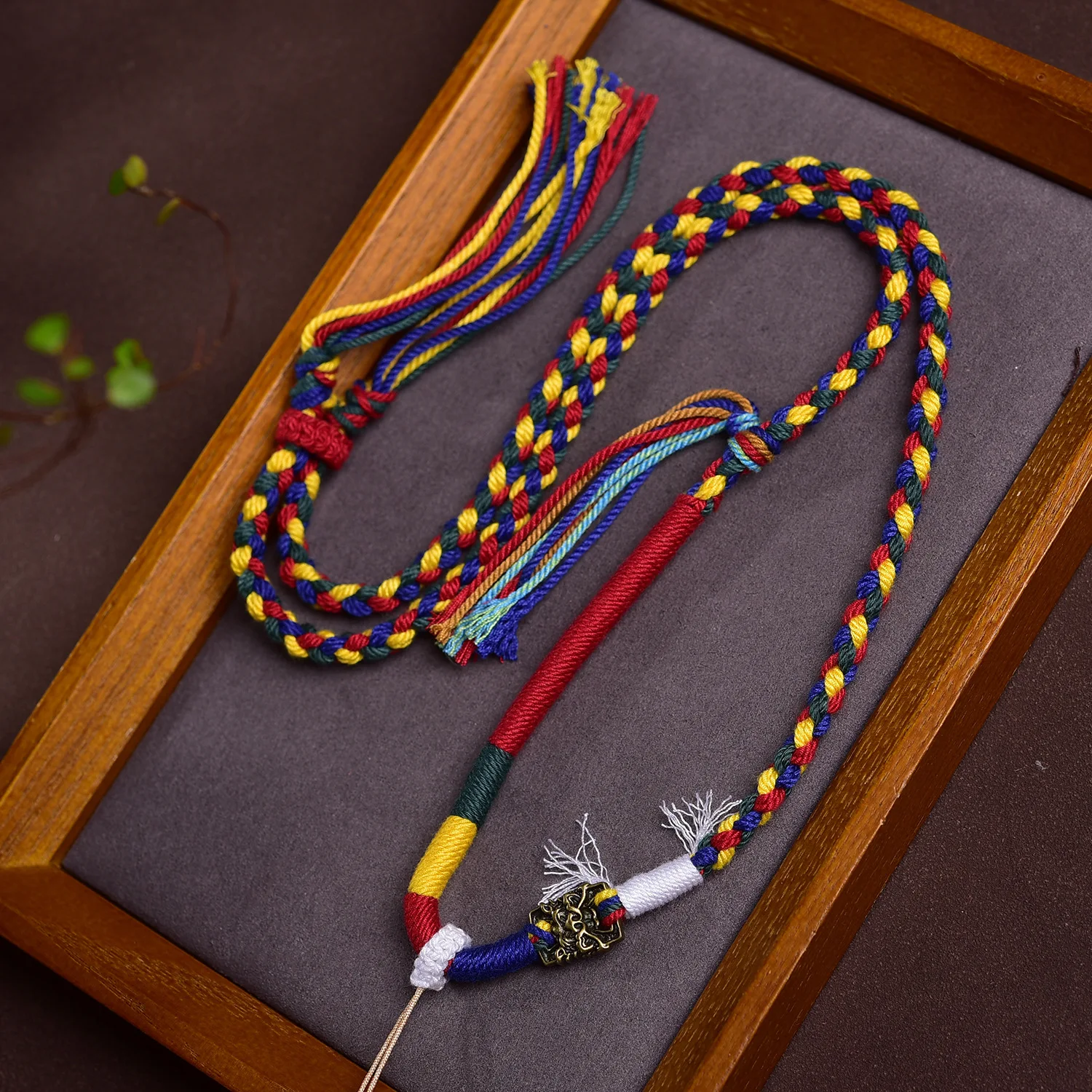 Exquisite Tibetan Cotton Necklace Sweater Chain Tangka Buddha Brand Honey Wax Jade Pendant Pure Handmade Woven Rope Ethnic Style
Exquisite Tibetan Cotton Necklace Sweater Chain Tangka Buddha Brand Honey Wax Jade Pendant Pure Handmade Woven Rope Ethnic Style