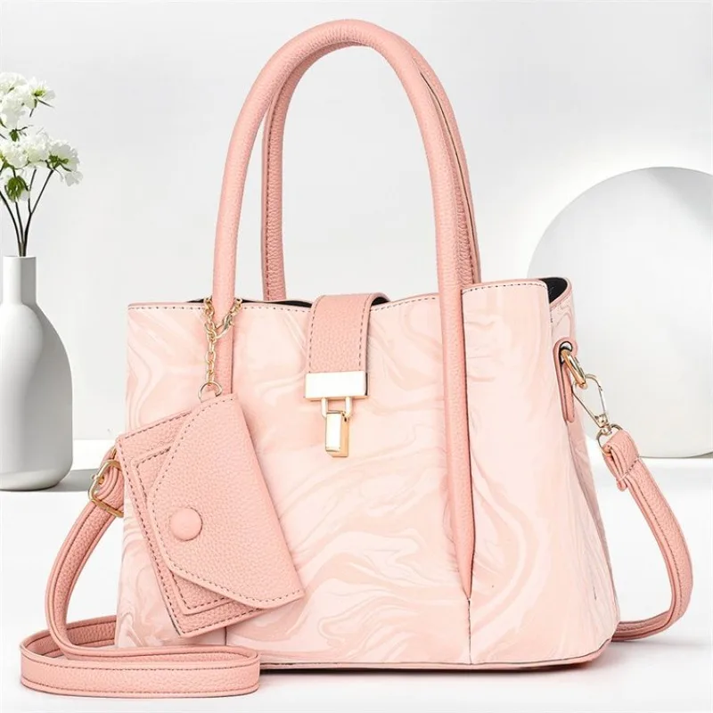 Show Crossbody Diaper Bag Women's Luxury Leather Tote Vintage Minimalist Designer Large Capacity Elegant Red Carpet
Show Crossbody Diaper Bag Women's Luxury Leather Tote Vintage Minimalist Designer Large Capacity Elegant Red Carpet