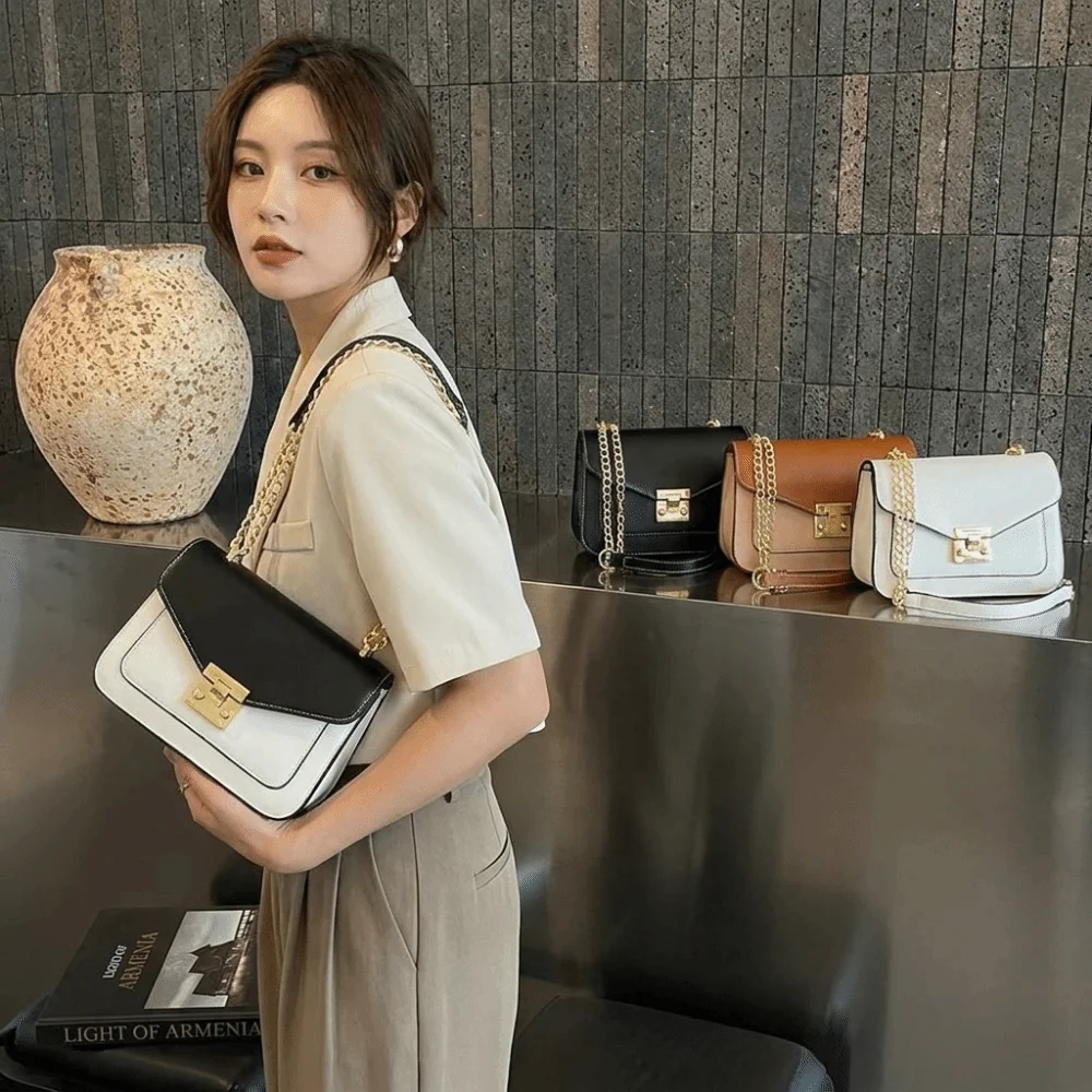 Elegant Retro Geometric Crossbody Bag Leather Gold Hardware PU Shoulder Bag Square Shape Chain Mini Snap Hook Bag
Elegant Retro Geometric Crossbody Bag Leather Gold Hardware PU Shoulder Bag Square Shape Chain Mini Snap Hook Bag