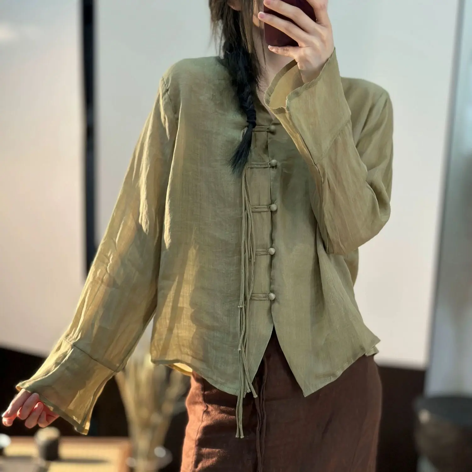 Spring and summer new solid color loose knot button lightweight linen fashion casual blouse for women
Spring and summer new solid color loose knot button lightweight linen fashion casual blouse for women