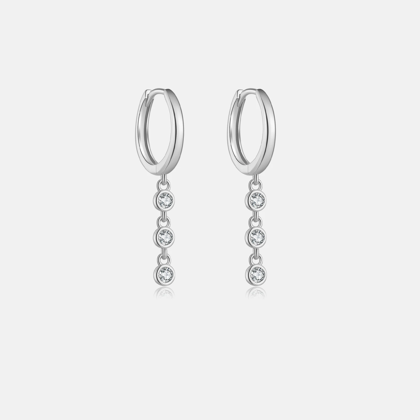 VEWANT Женские серьги-подвески из 100% стерлингового серебра 925 пробы с круглыми цирконами на длинной цепочке, роскошные модные ювелирные изделия для свадьбы и вечеринок
VEWANT Женские серьги-подвески из 100% стерлингового серебра 925 пробы с круглыми цирконами на длинной цепочке, роскошные модные ювелирные изделия для свадьбы и вечеринок