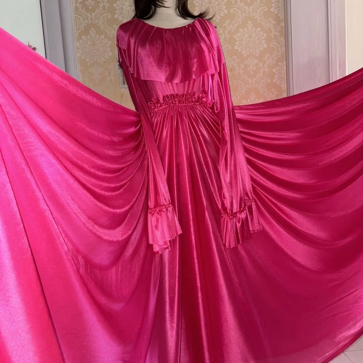 Glossy Rose Women Ruffles Satin Long Sleeve Dress Loose Maxi Dress Plus Size Sleeping Robe
Glossy Rose Women Ruffles Satin Long Sleeve Dress Loose Maxi Dress Plus Size Sleeping Robe
