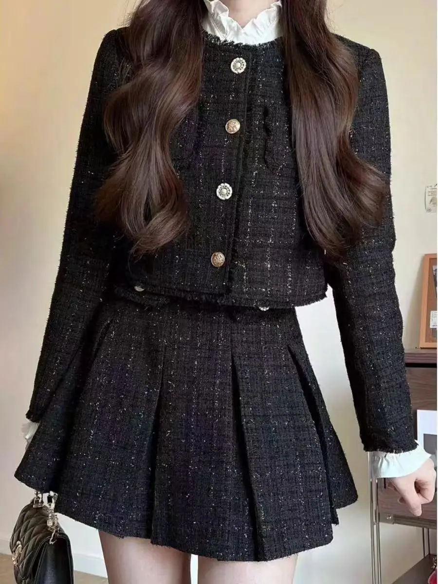 Spring and Autumn High end Slim Fit Short Tweed Coat High Wasit A-line Mini Skirts Set Sweet Black Two Piece Sets Women Outfits
Spring and Autumn High end Slim Fit Short Tweed Coat High Wasit A-line Mini Skirts Set Sweet Black Two Piece Sets Women Outfits