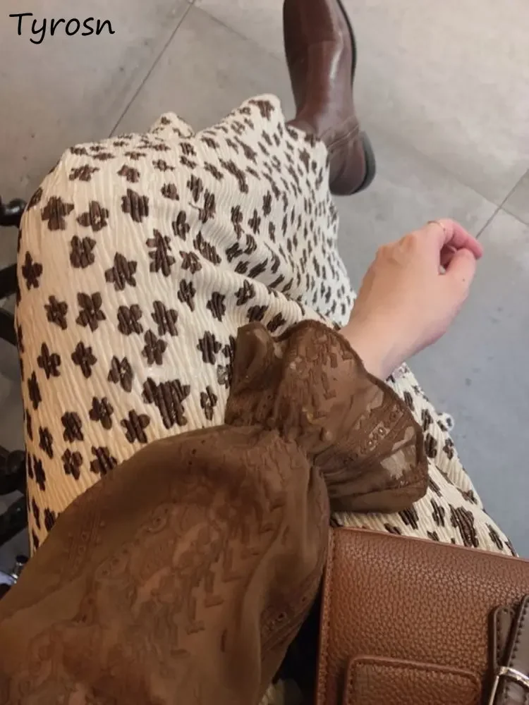 Юбки в стиле ретро, женские юбки с цветочным принтом, нежный дизайн, повседневные ампирные универсальные складки, простой корейский стиль, шикарные женские миди Faldas, осенние элегантные
Юбки в стиле ретро, женские юбки с цветочным принтом, нежный дизайн, повседневные ампирные универсальные складки, простой корейский стиль, шикарные женские миди Faldas, осенние элегантные