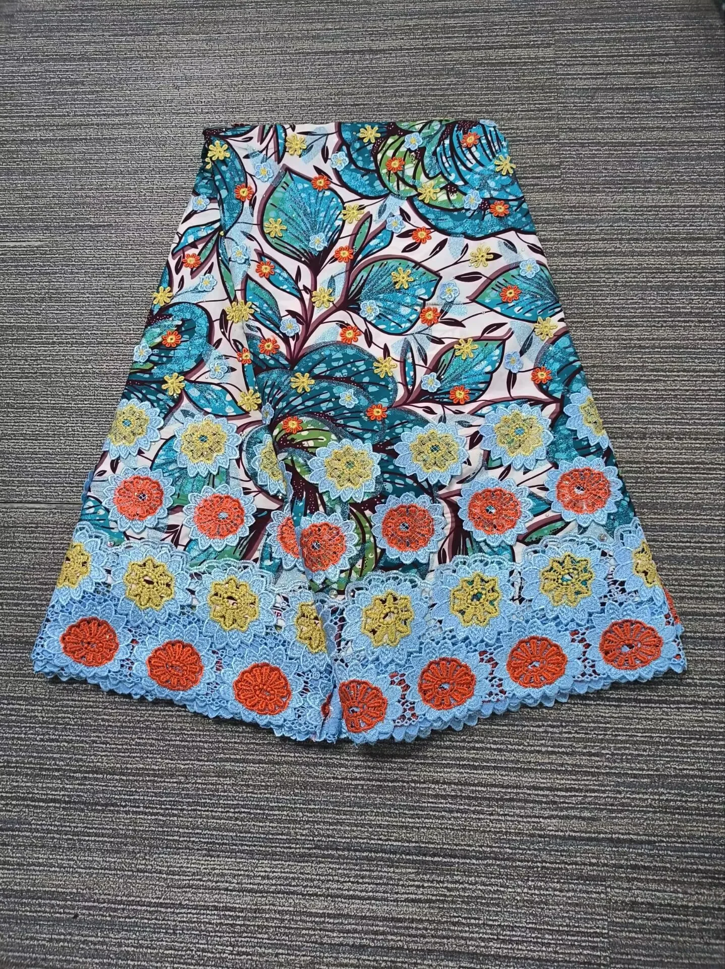 Новая 3D вышивка Анкара, африканская восковая печатная хлопчатобумажная ткань, голландская одежда для нигерийской Гаанской, швейные принадлежности
Новая 3D вышивка Анкара, африканская восковая печатная хлопчатобумажная ткань, голландская одежда для нигерийской Гаанской, швейные принадлежности