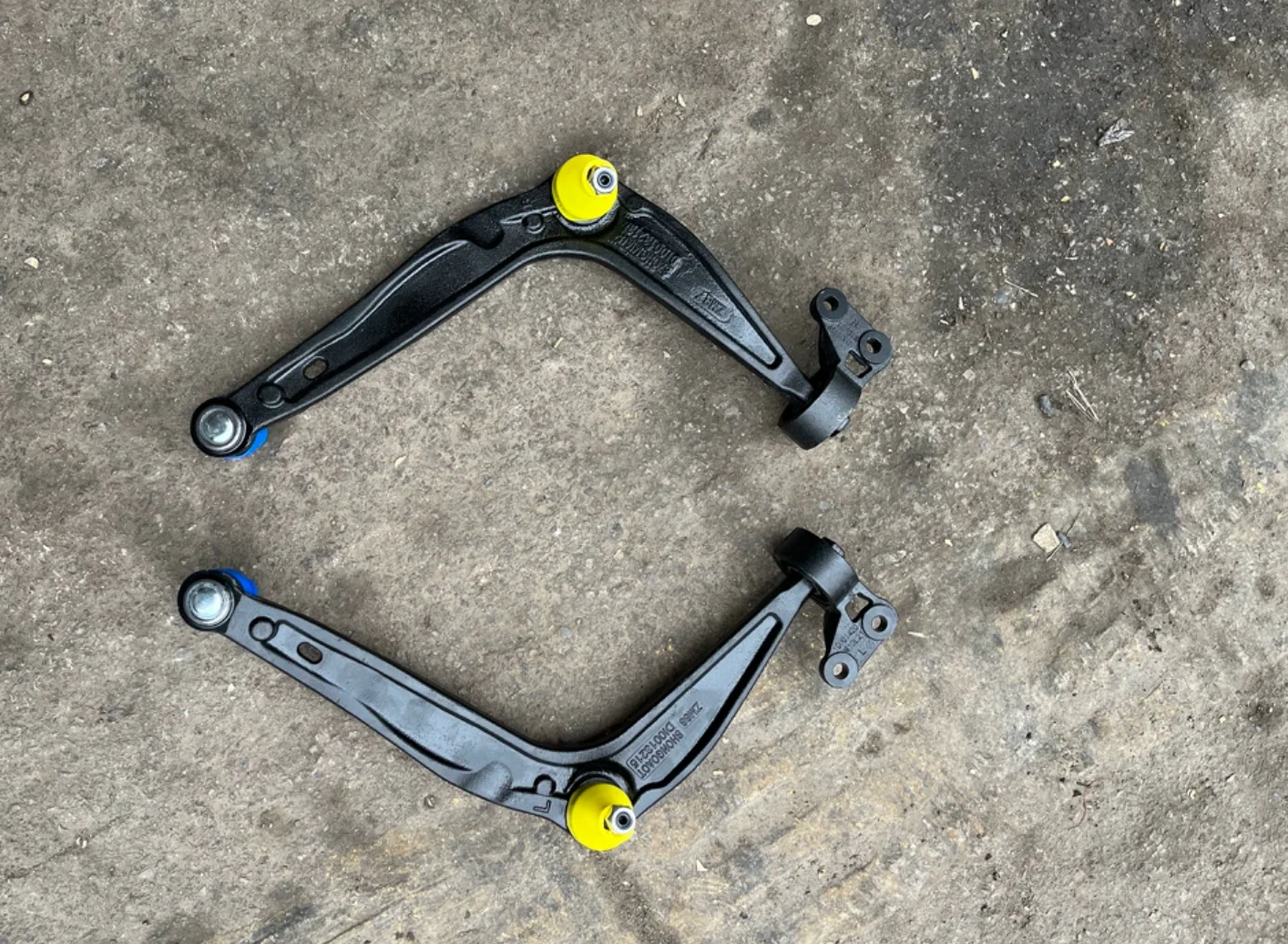 Control Arm Assembly /Lower Arm / Triangular Arm / Front Suspension Lower Support Arm for SAIC Roewe 550 550S MG6
Control Arm Assembly /Lower Arm / Triangular Arm / Front Suspension Lower Support Arm for SAIC Roewe 550 550S MG6