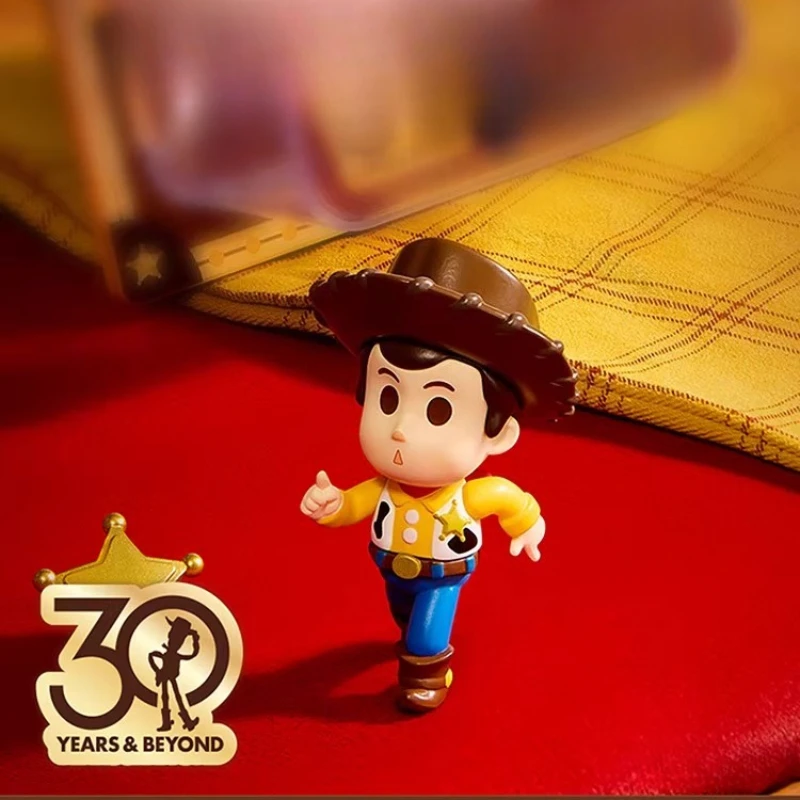 Подлинная слепая коробка MINISO, история игрушек Disney Pixar, игра в сердце, неограниченное количество, тайная коробка лифта, магнит на мосту, подарок-сюрприз
Подлинная слепая коробка MINISO, история игрушек Disney Pixar, игра в сердце, неограниченное количество, тайная коробка лифта, магнит на мосту, подарок-сюрприз