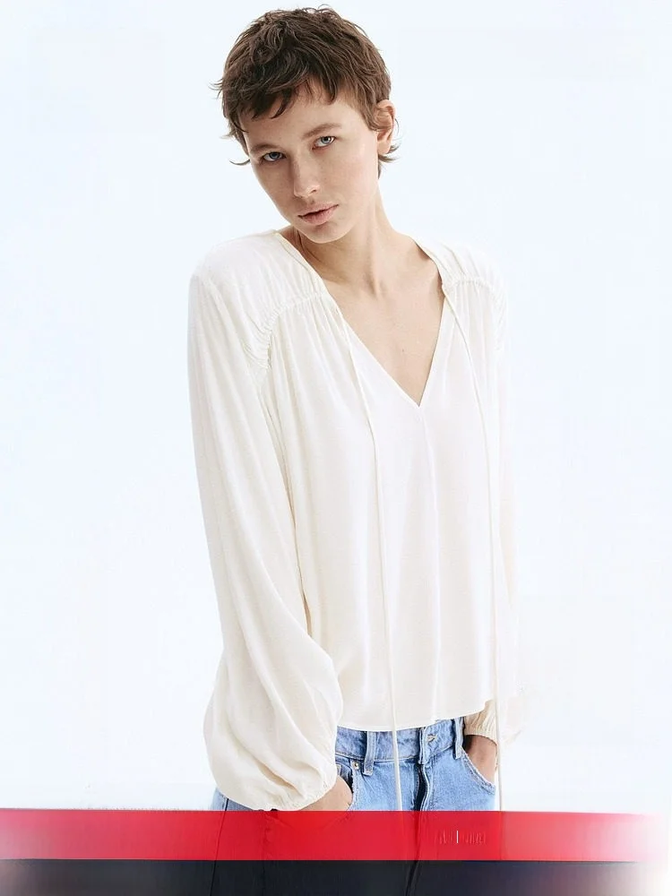 Summer New Women's Wide Shape Adhesive Fiber Top Elegant Style Long Sleeve V-neck Drawstring Loose Fit H&M 1320340
Summer New Women's Wide Shape Adhesive Fiber Top Elegant Style Long Sleeve V-neck Drawstring Loose Fit H&M 1320340