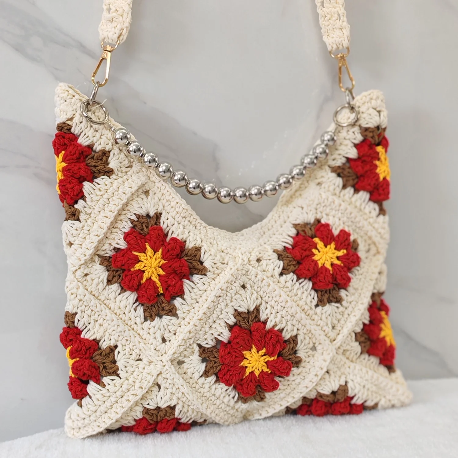 Handmade Crochet Floral Shoulder Bag – Boho Cotton Lined Crossbody Handbag with 3D Flower Design, Vintage Summer Tote Bag for Wo
Handmade Crochet Floral Shoulder Bag – Boho Cotton Lined Crossbody Handbag with 3D Flower Design, Vintage Summer Tote Bag for Wo