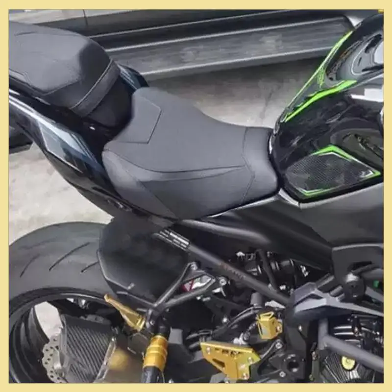High Quality Motorcycle Rear Passenger Seat Cushion Comfortable Pad Rear Seat Cushion Assembly For Kawasaki Z900 2017-2024
High Quality Motorcycle Rear Passenger Seat Cushion Comfortable Pad Rear Seat Cushion Assembly For Kawasaki Z900 2017-2024