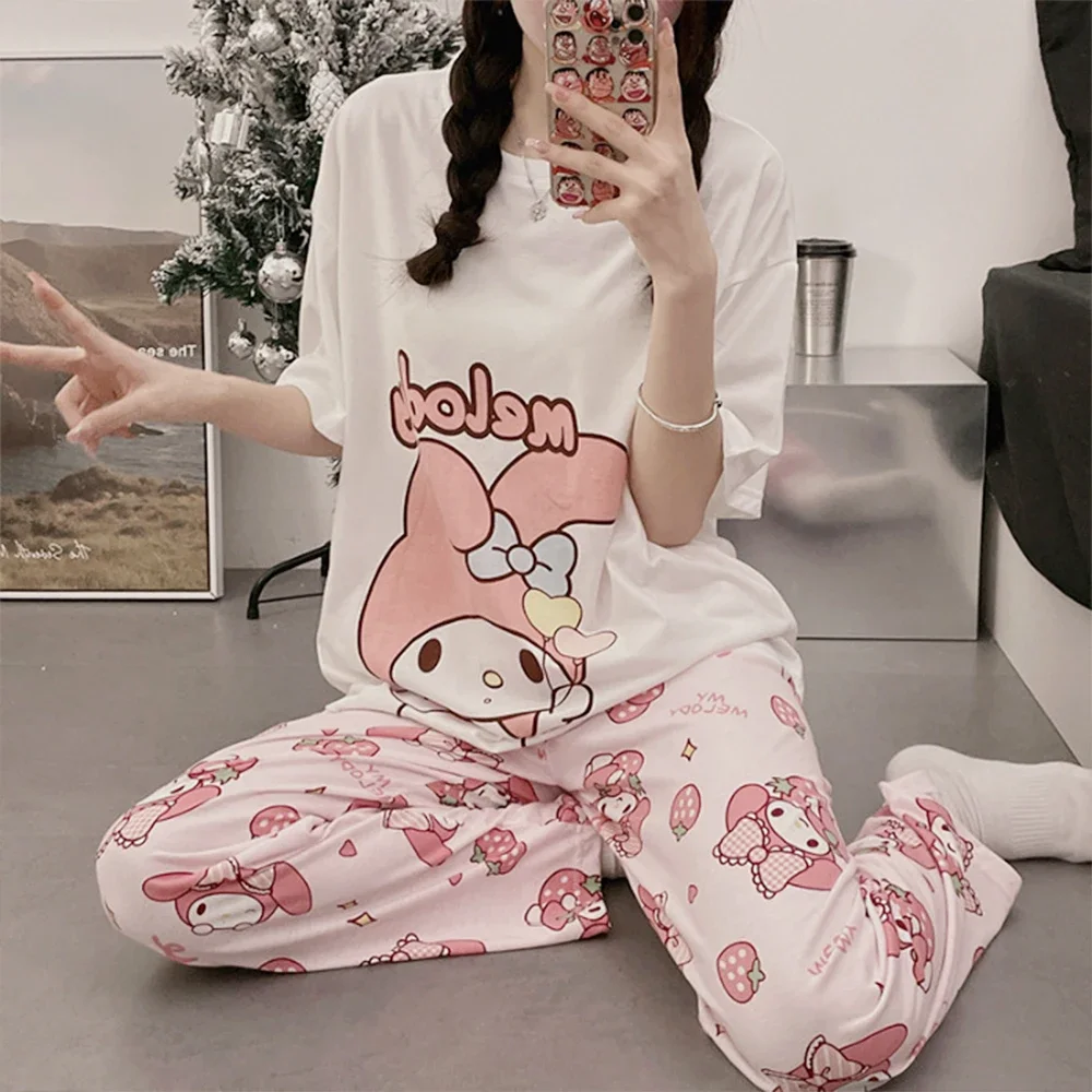 Пижамный костюм с рисунком My Melody Sanrioed, аниме «Hello Kitty», летняя девушка, милые штаны с короткими рукавами, кавайный повседневный свободный комплект домашней одежды
Пижамный костюм с рисунком My Melody Sanrioed, аниме «Hello Kitty», летняя девушка, милые штаны с короткими рукавами, кавайный повседневный свободный комплект домашней одежды