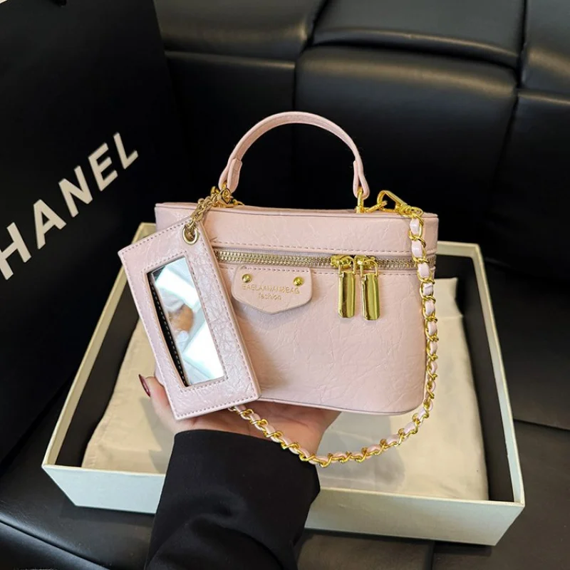 Stylish Ladies Leather Handbag Messenger Shoulder Bag By Famous Designer Luxury Brand Popular Classic Elegant Crossbody
Stylish Ladies Leather Handbag Messenger Shoulder Bag By Famous Designer Luxury Brand Popular Classic Elegant Crossbody