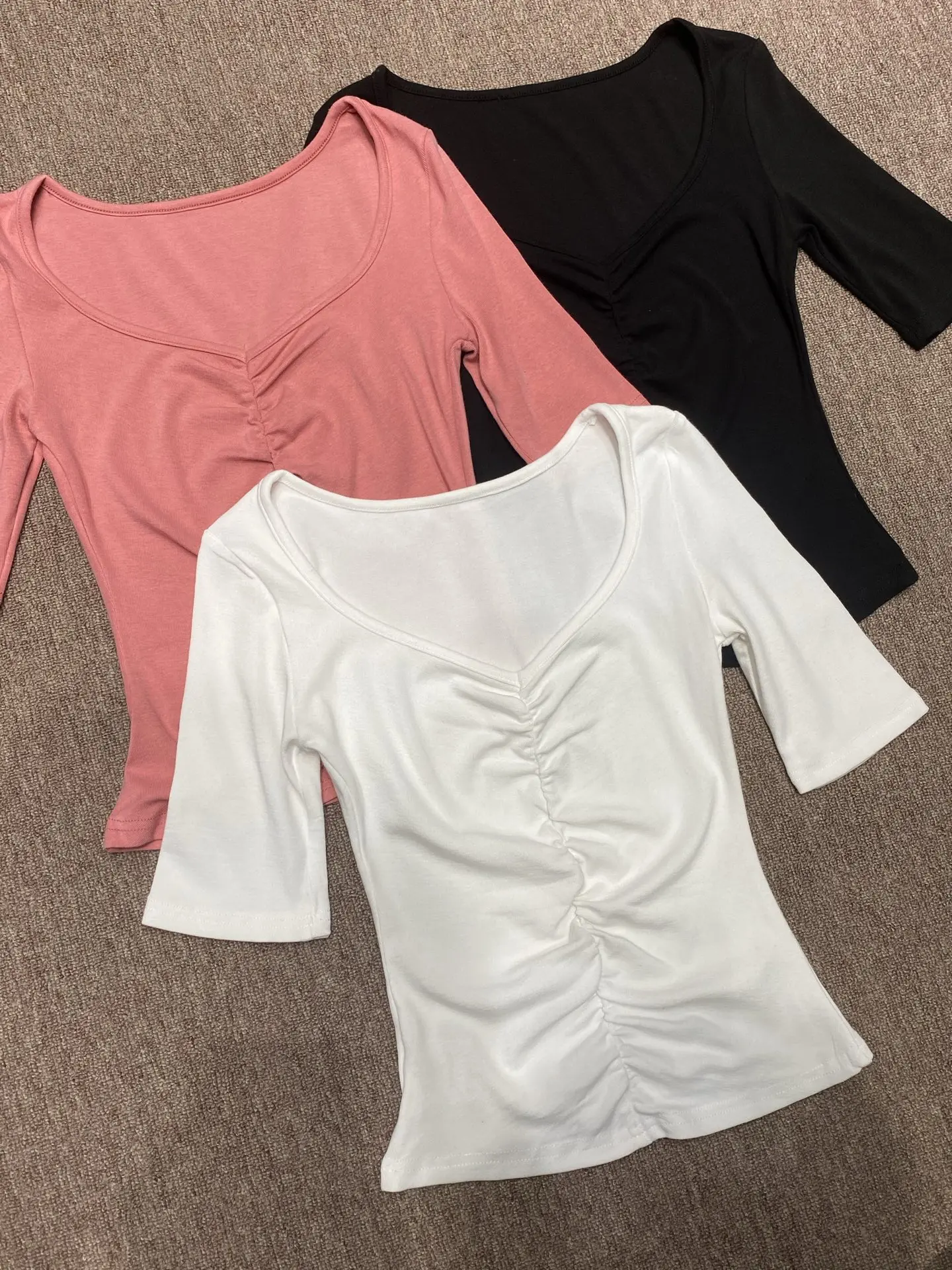 Slimming U-Neck Pleated Short Sleeve T-Shirt Women's Pure Desire Atmosphere Comfortable Breathable Fashionable Versatile Top
Slimming U-Neck Pleated Short Sleeve T-Shirt Women's Pure Desire Atmosphere Comfortable Breathable Fashionable Versatile Top